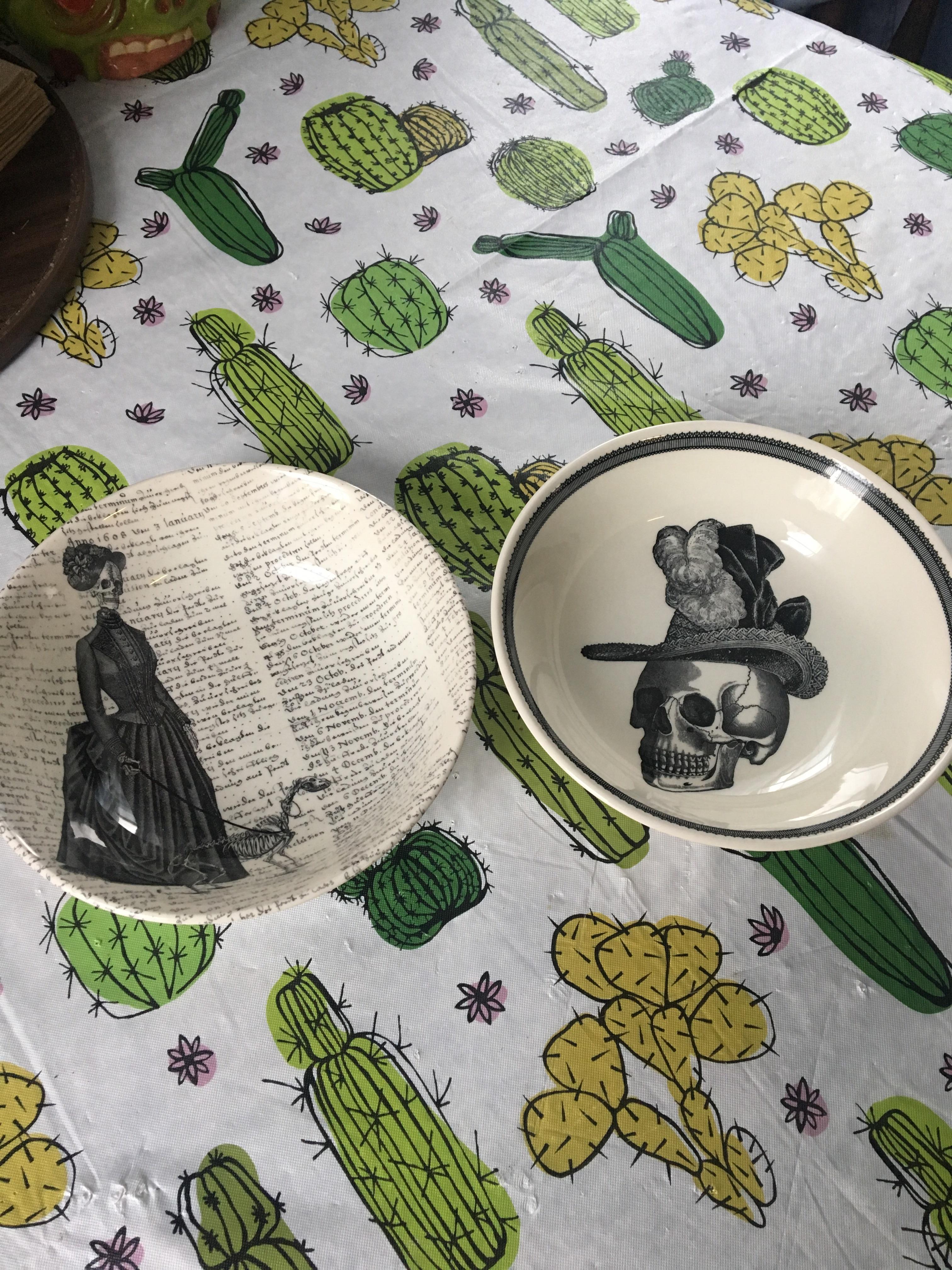 Found these amazing bowls at TJ Maxx! r/halloween