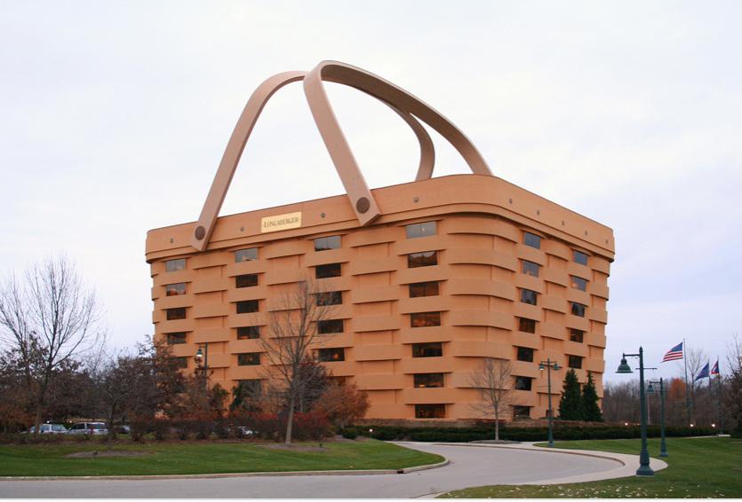 This is the world largest basket. It was the headquarter of the „Longaberger“ company. r