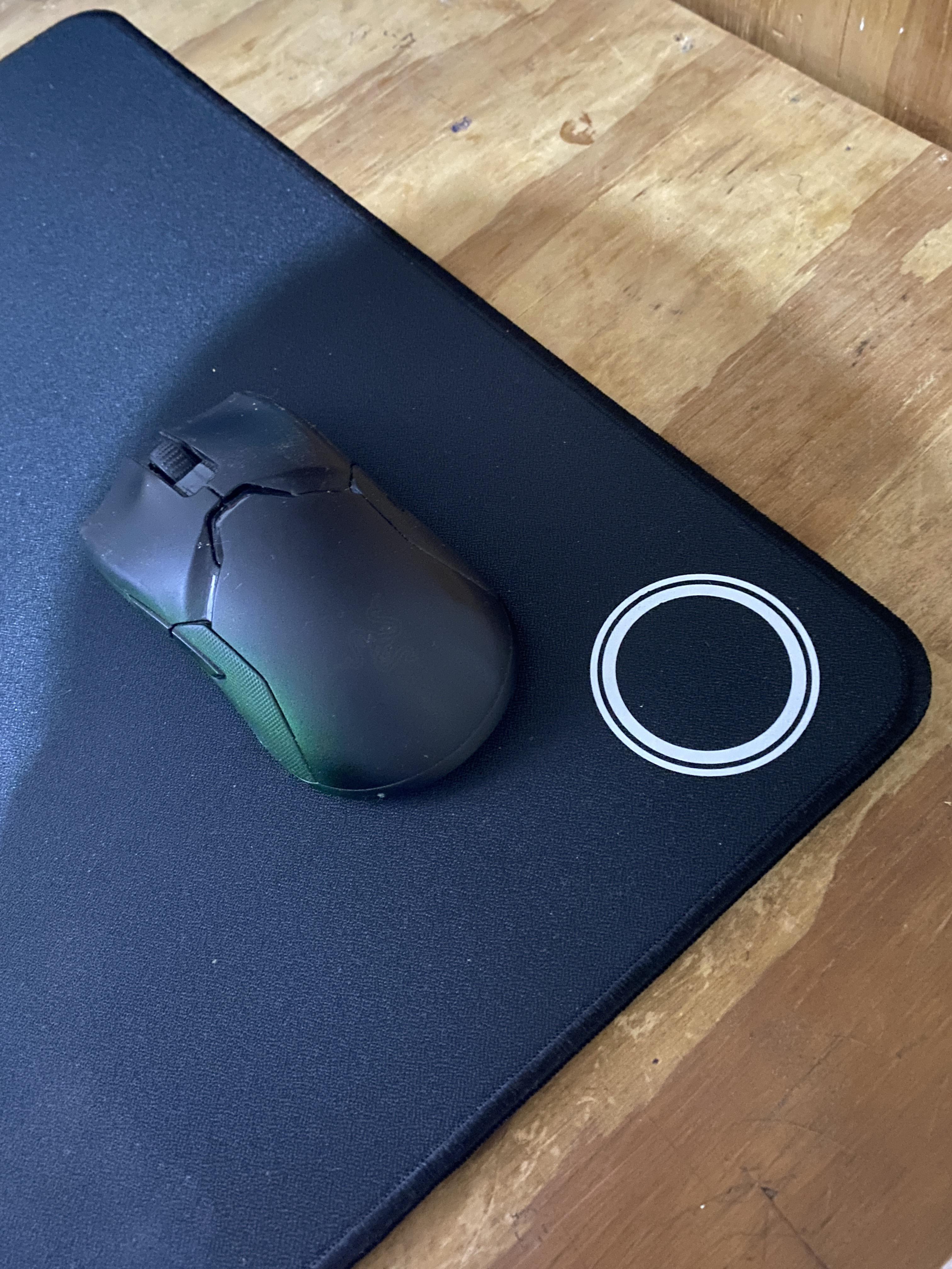 LGG Venus and Razer Viper Ultimate + Corepads = Niceness r/MousepadReview