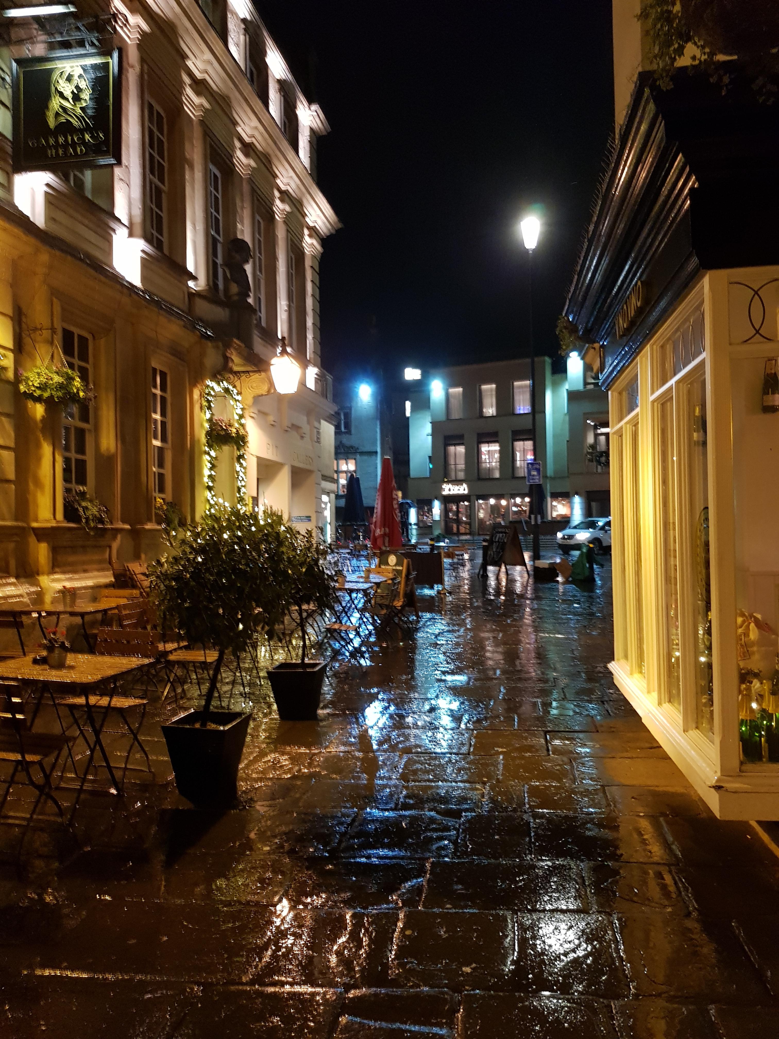 Rainy evening in Bath, UK r/raining