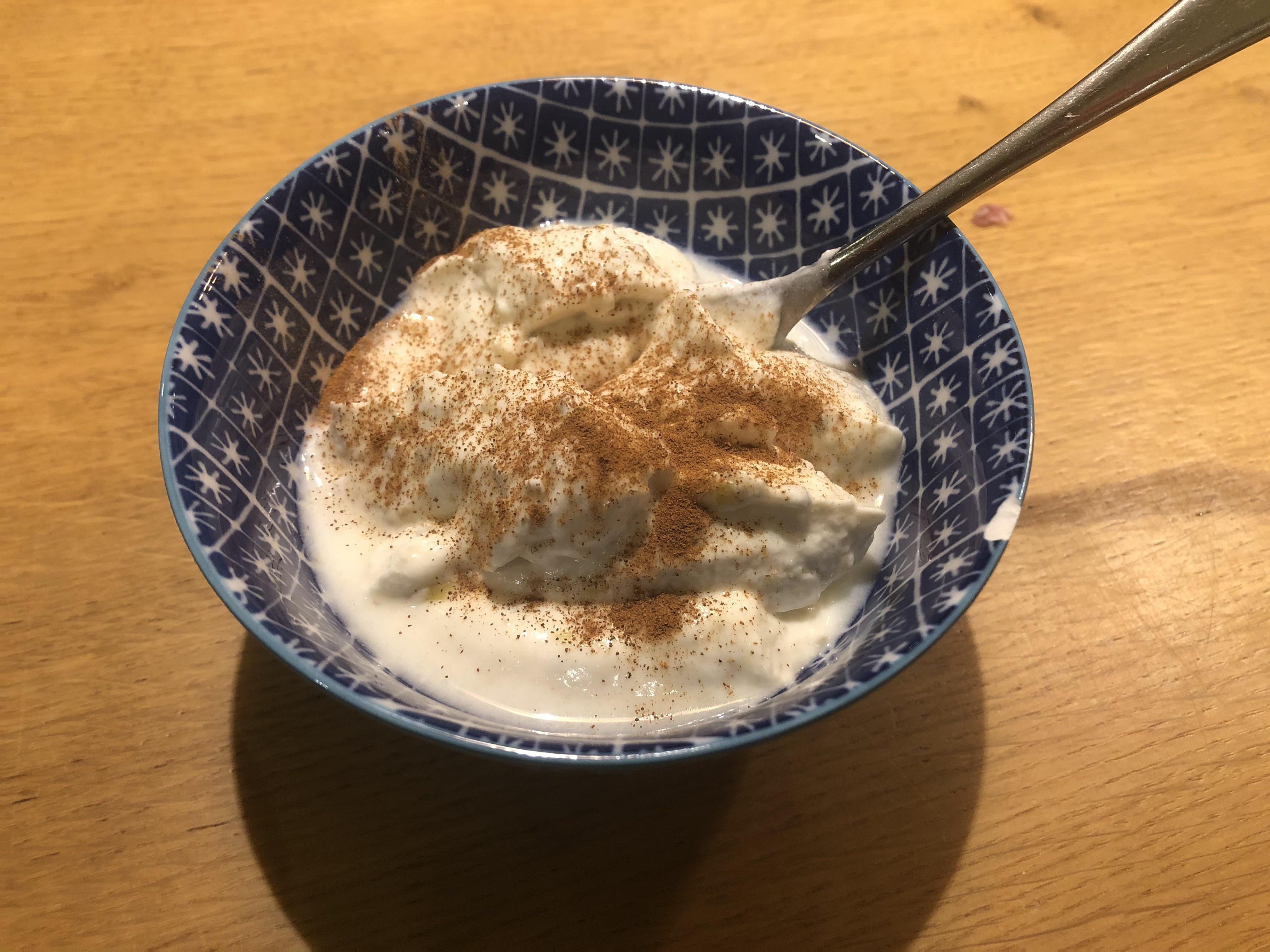 [Homemade] Gooseberry and Cinnamon Yoghurt r/food