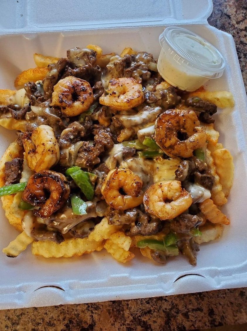 Steak & Shrimp Loaded Freestyle Fries (recipe in comment) r/Seafood