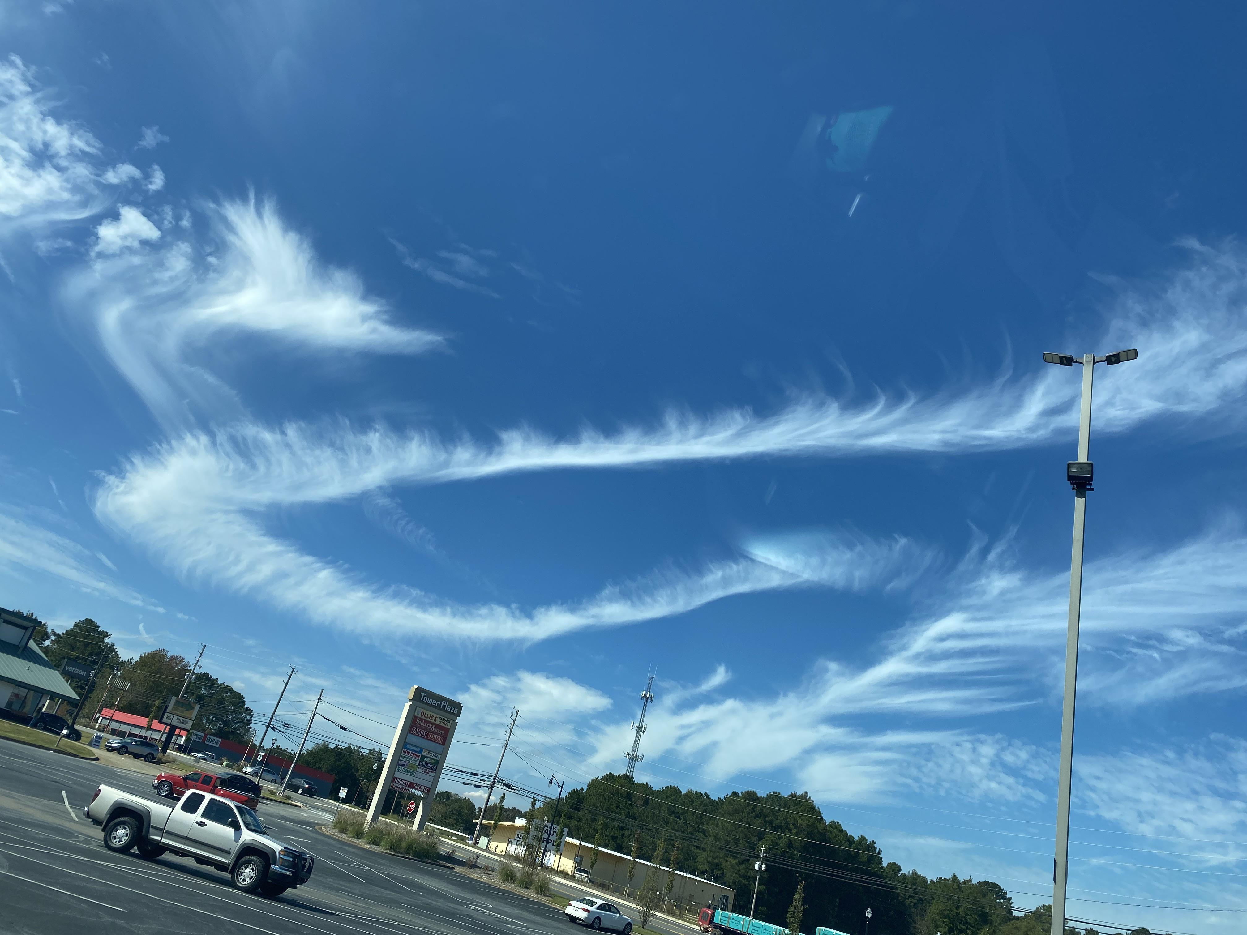 Horseshoe Cloud? r/pics