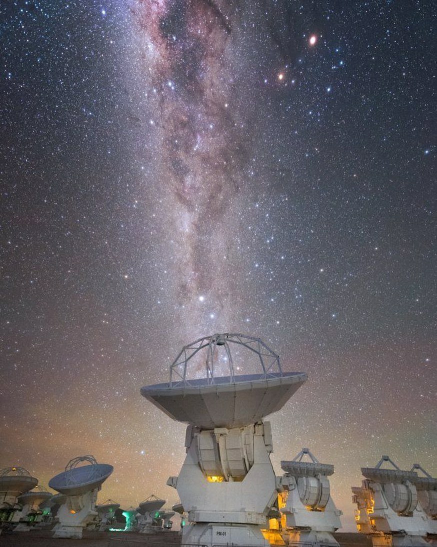 What a picture of the ALMA telescopes in Atacama desert in