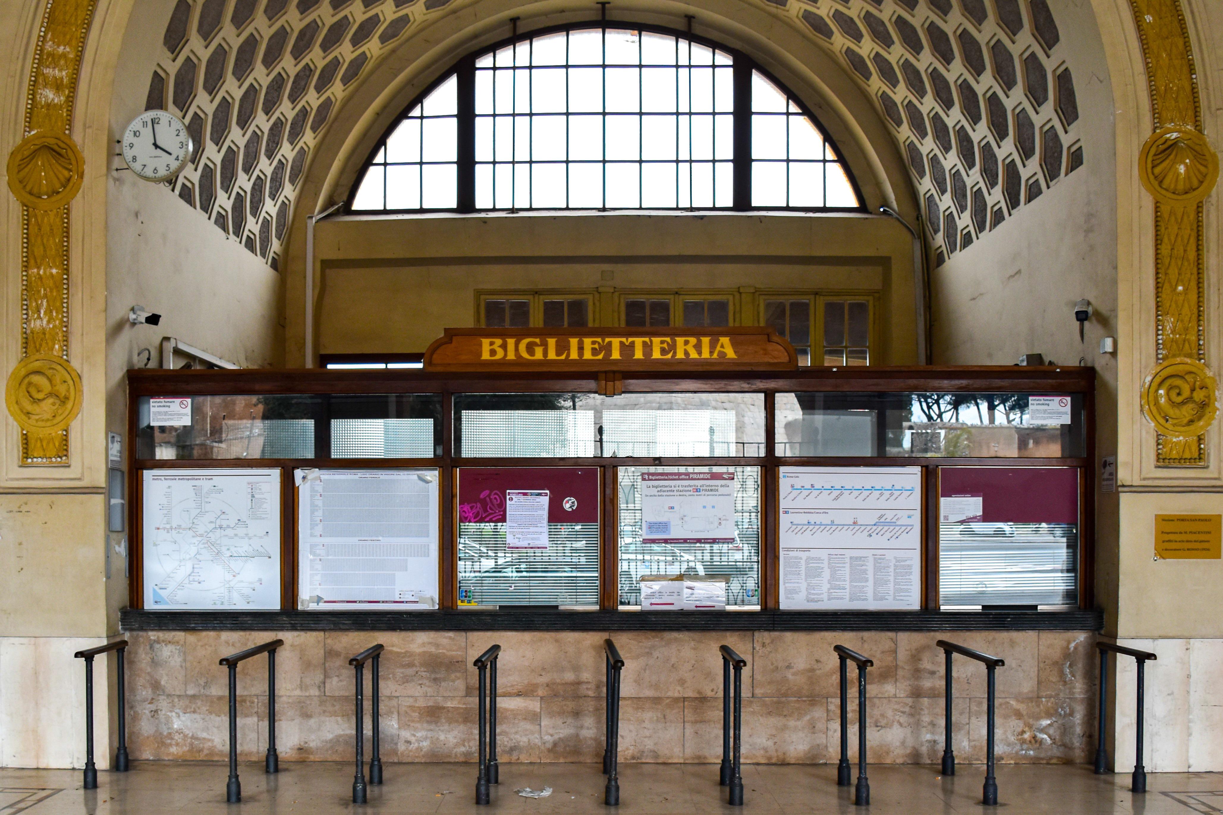 Train station in Rome, Italy r/wesanderson