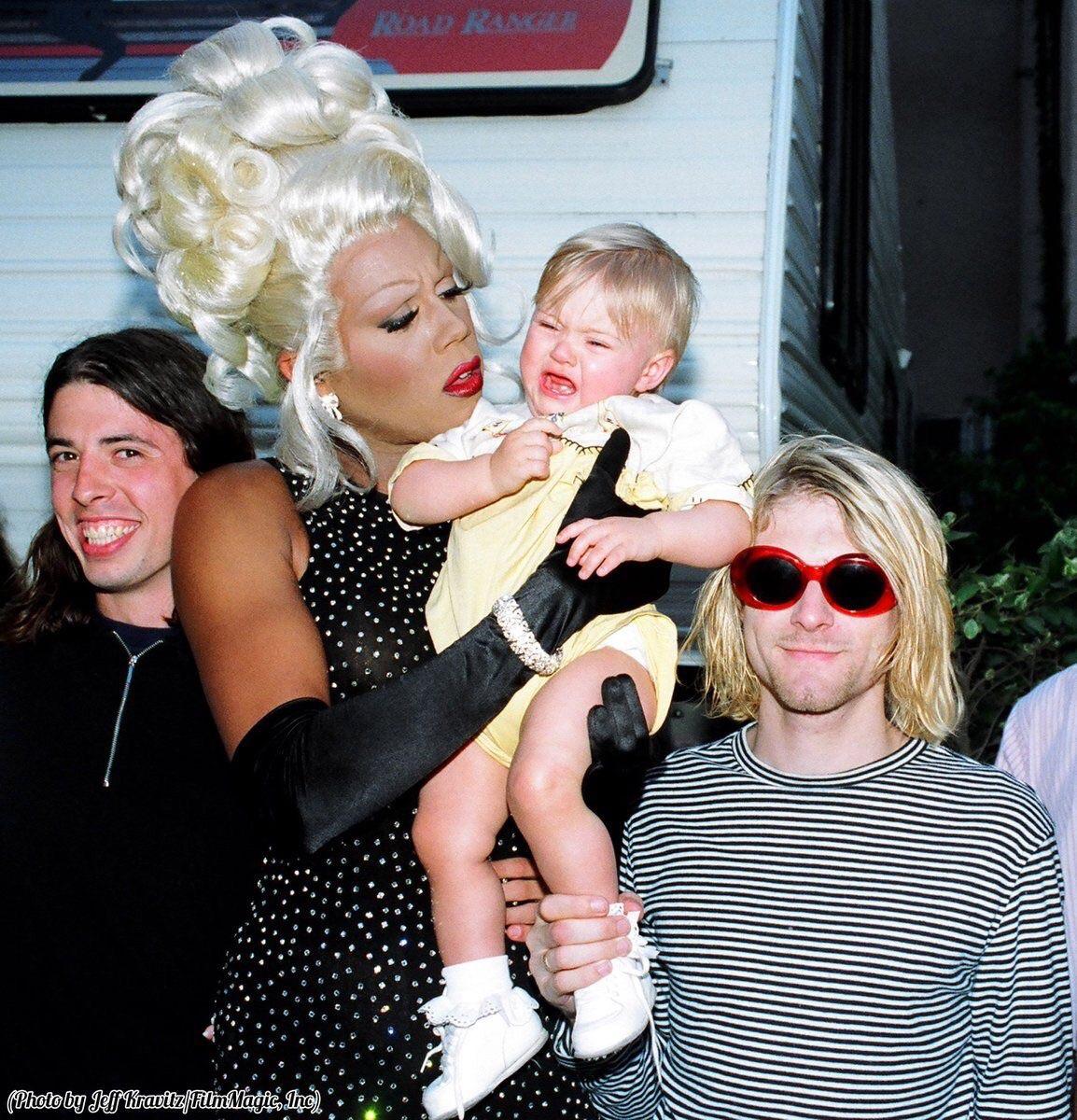 Flashback 1993 (Dave Grohl and Kurt Cobain smirk while RuPaul tries to console a screaming