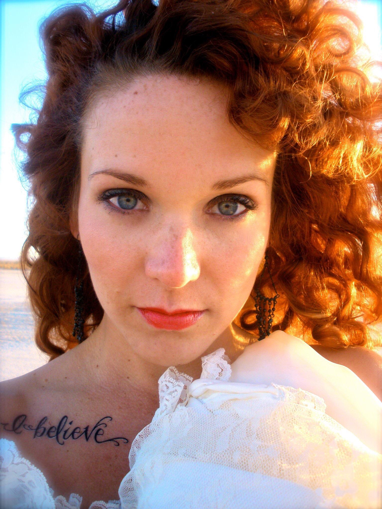 Ginger Curly-Haired MILF. : IRLgirls