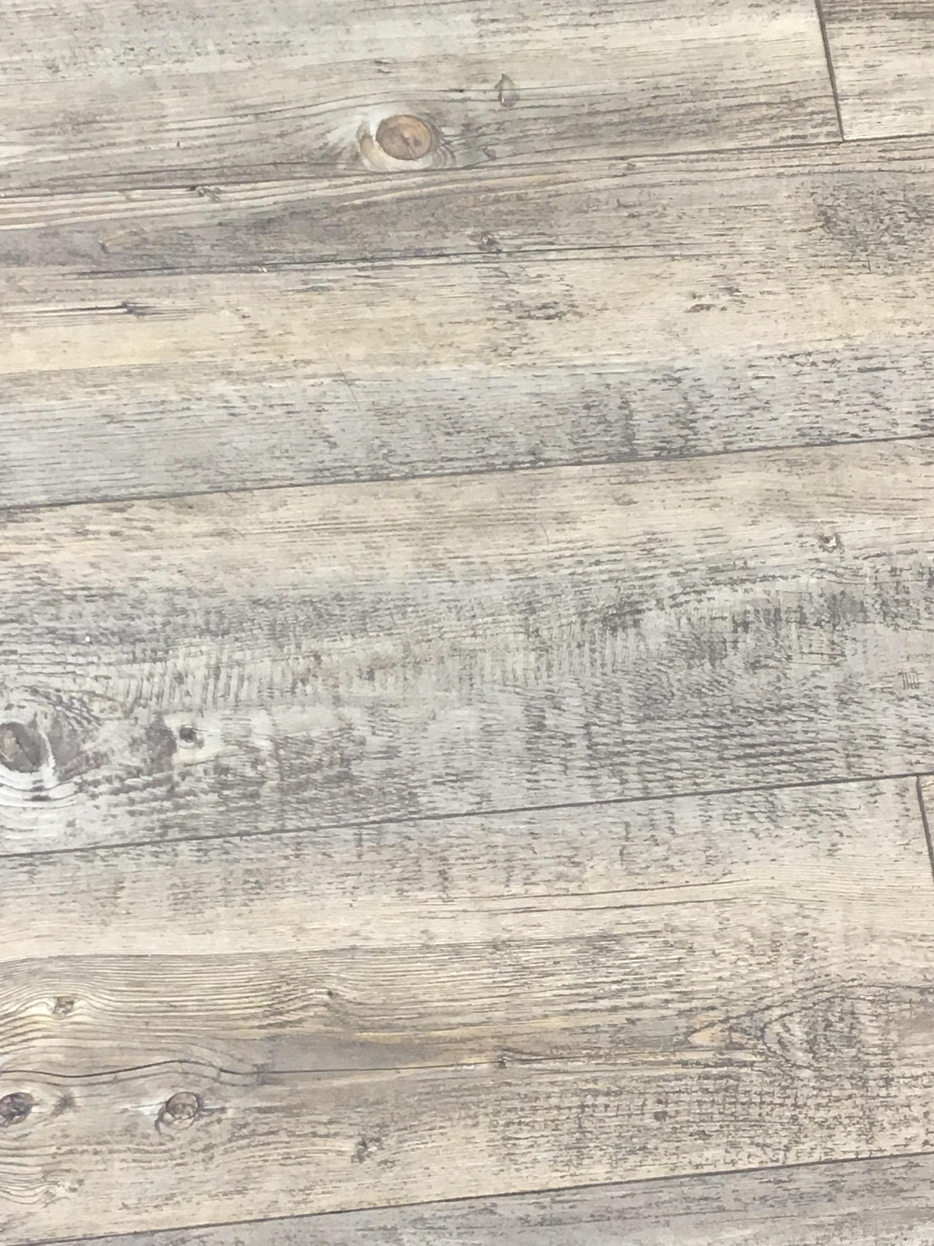 This floor looks like it’s vibrating r/mildlyinteresting