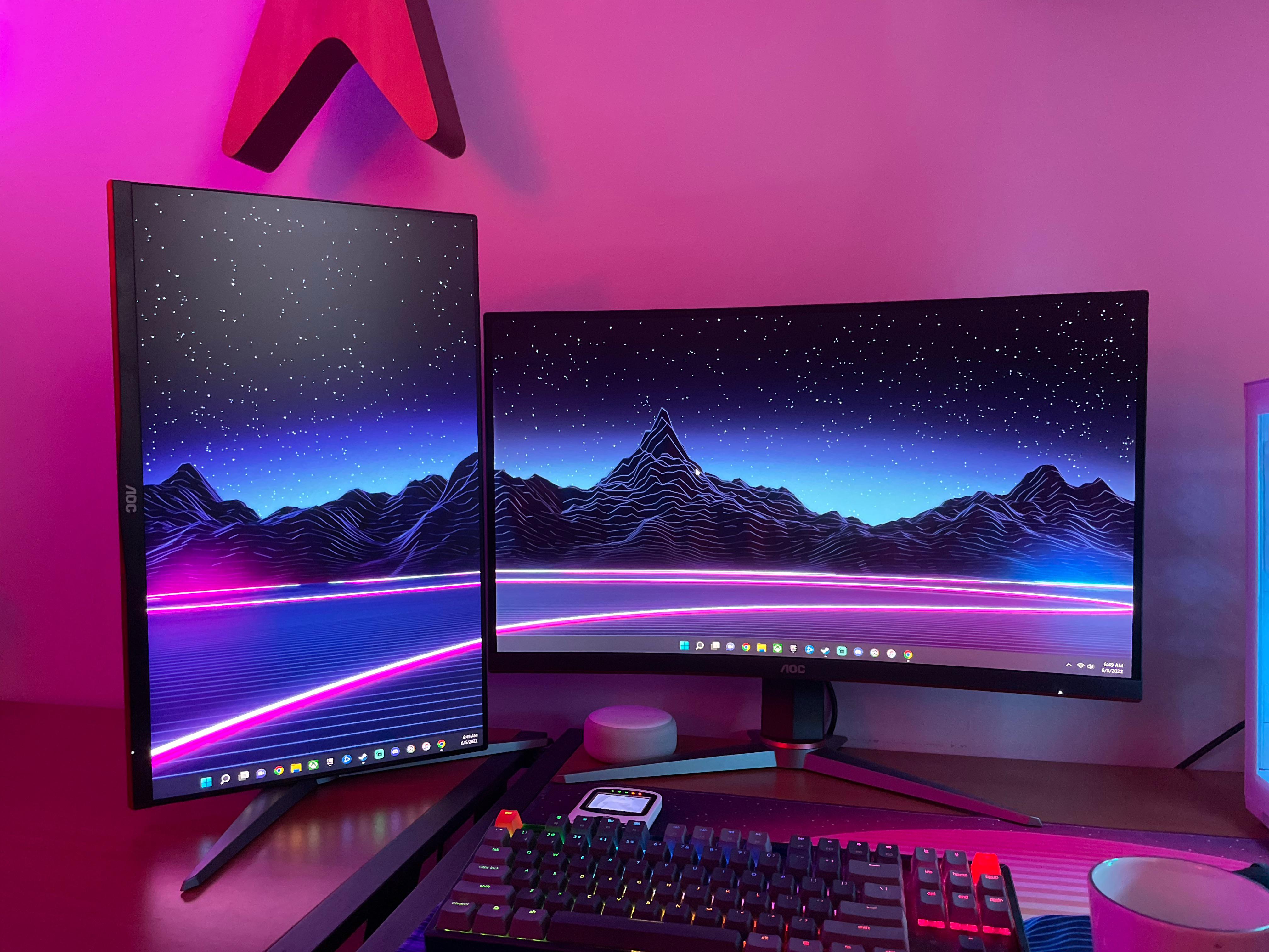 How do I find wallpapers that will fit my setup? I want to have it span