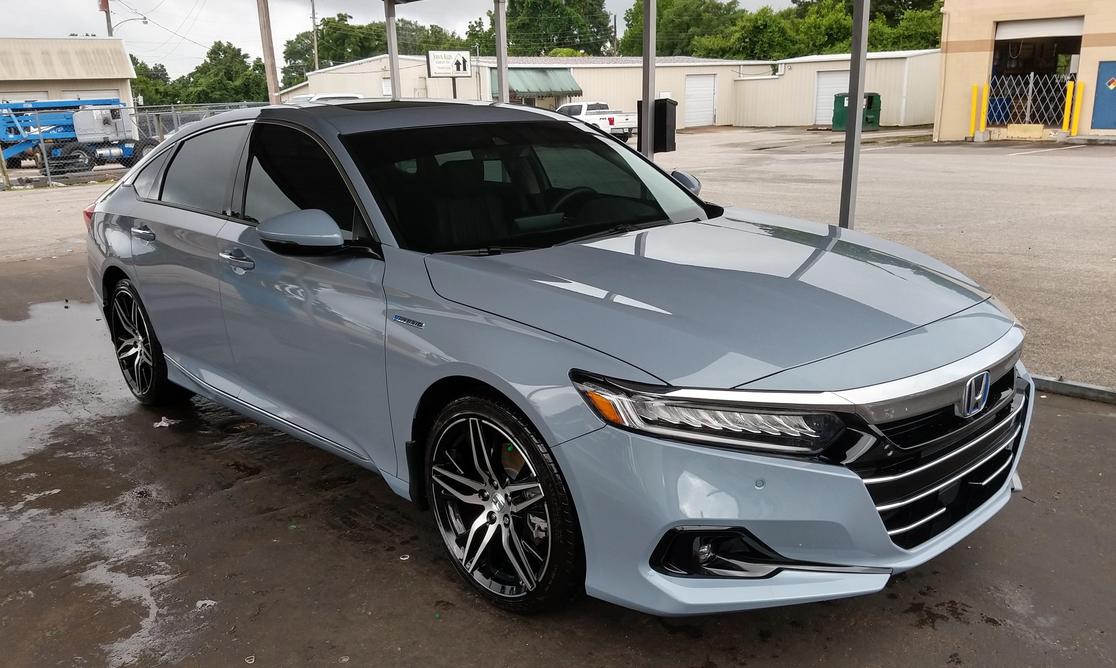 New tint, fresh wash and wax. Really love this car! r/accord