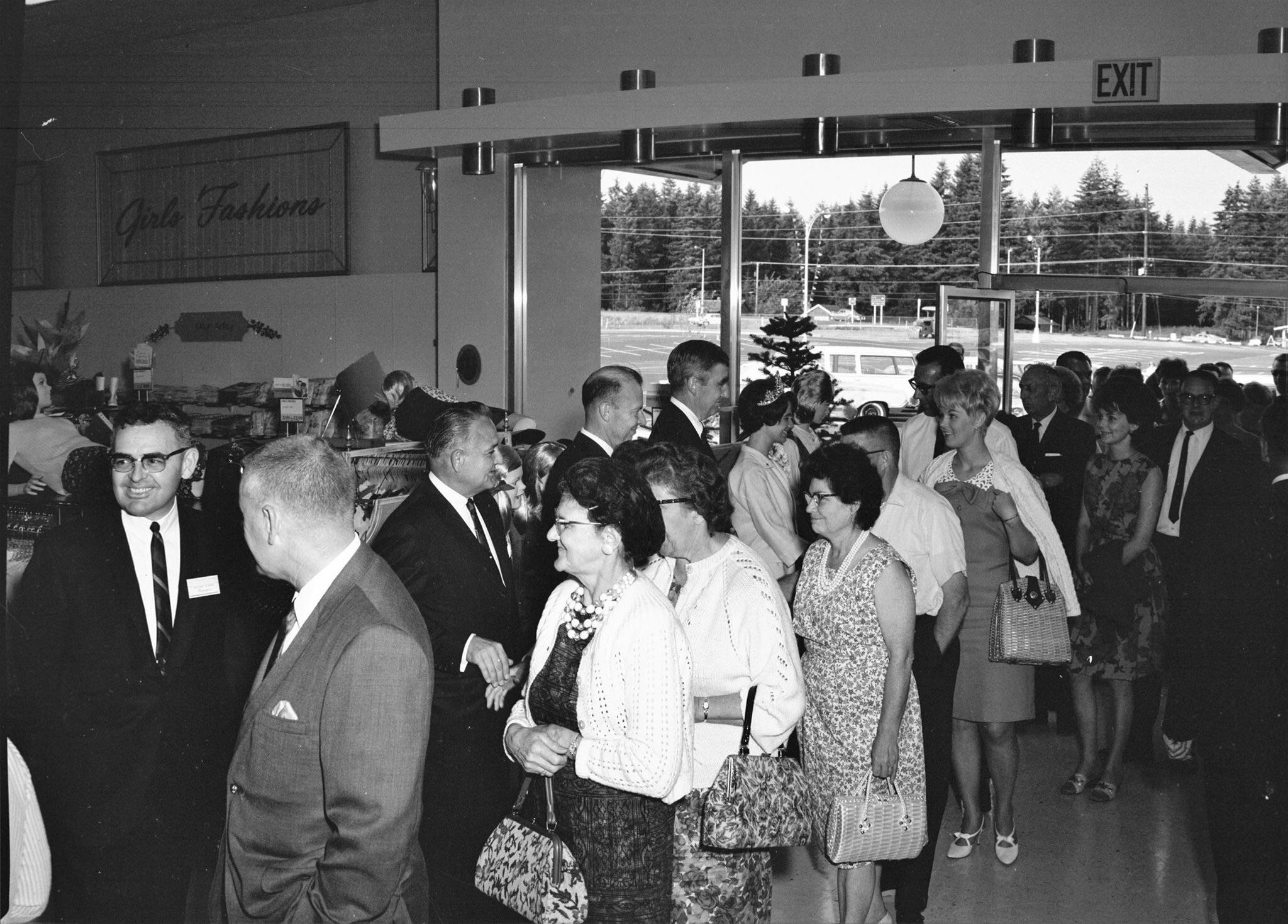 Sears Grand Opening, July 17, 1966. Photo by Jeffers, Parish Photograph