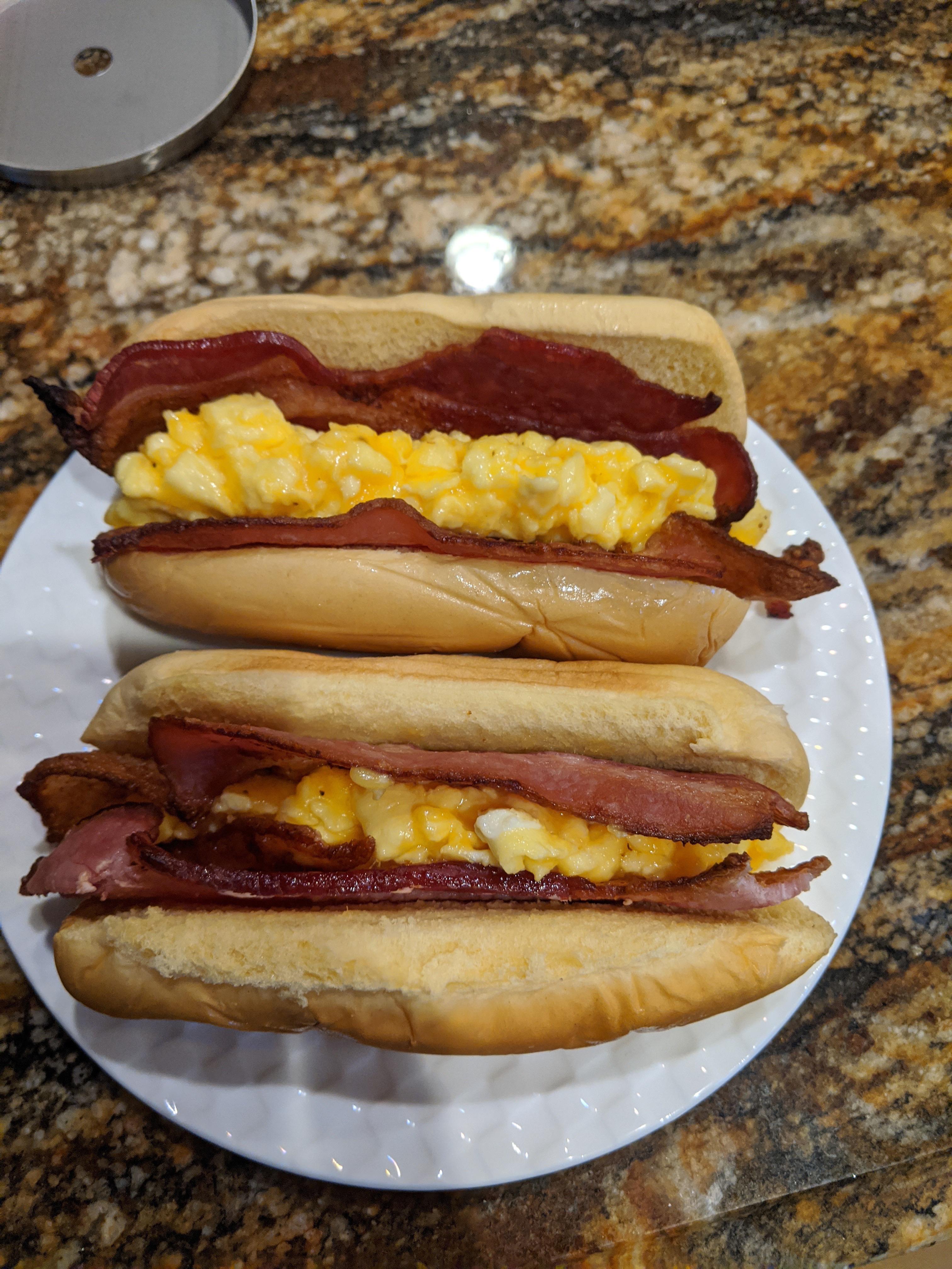 Bacon egg cheese hotdog bun r/shittyfoodporn