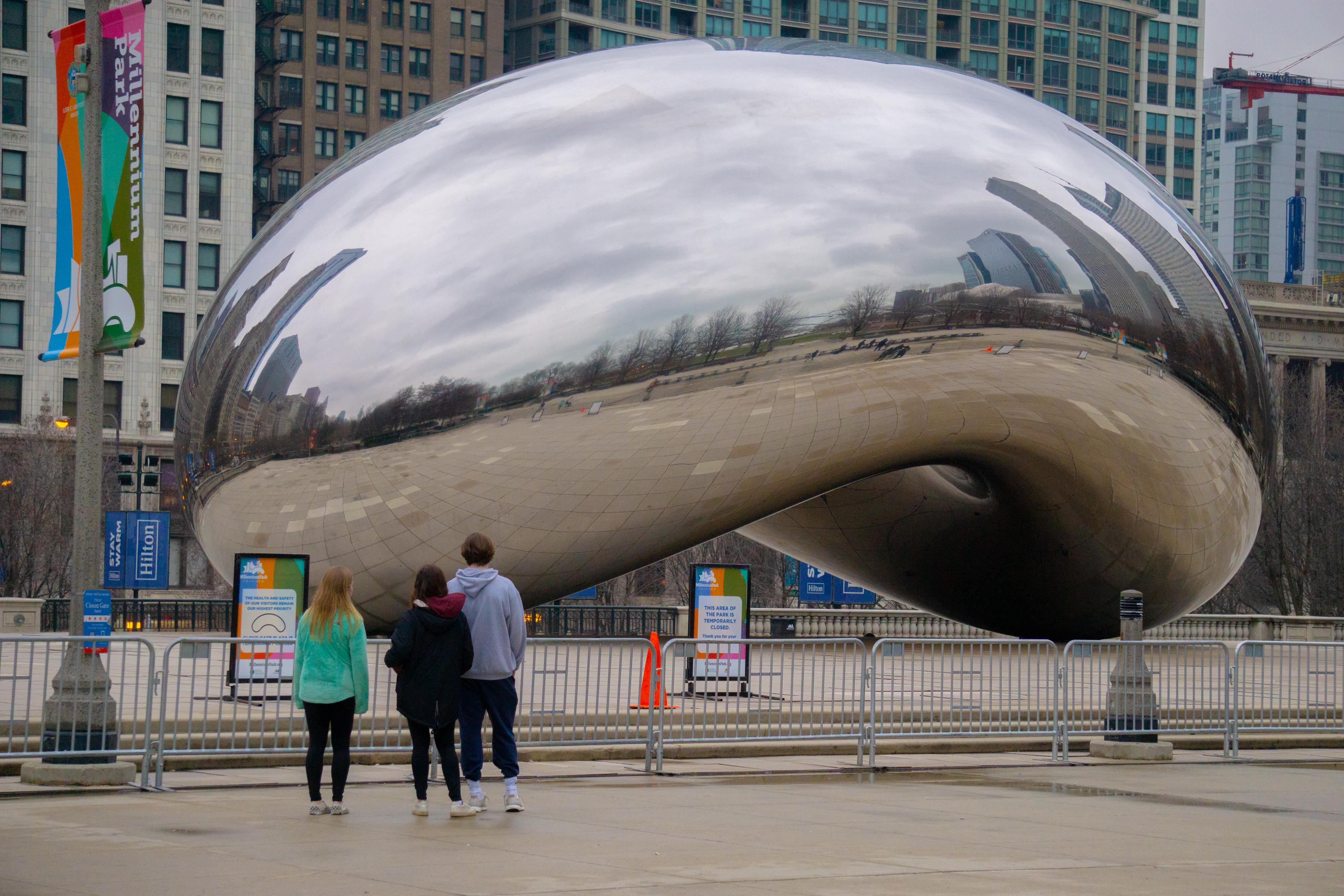 One of Chicago's most popular tourist attractions gated off to keep