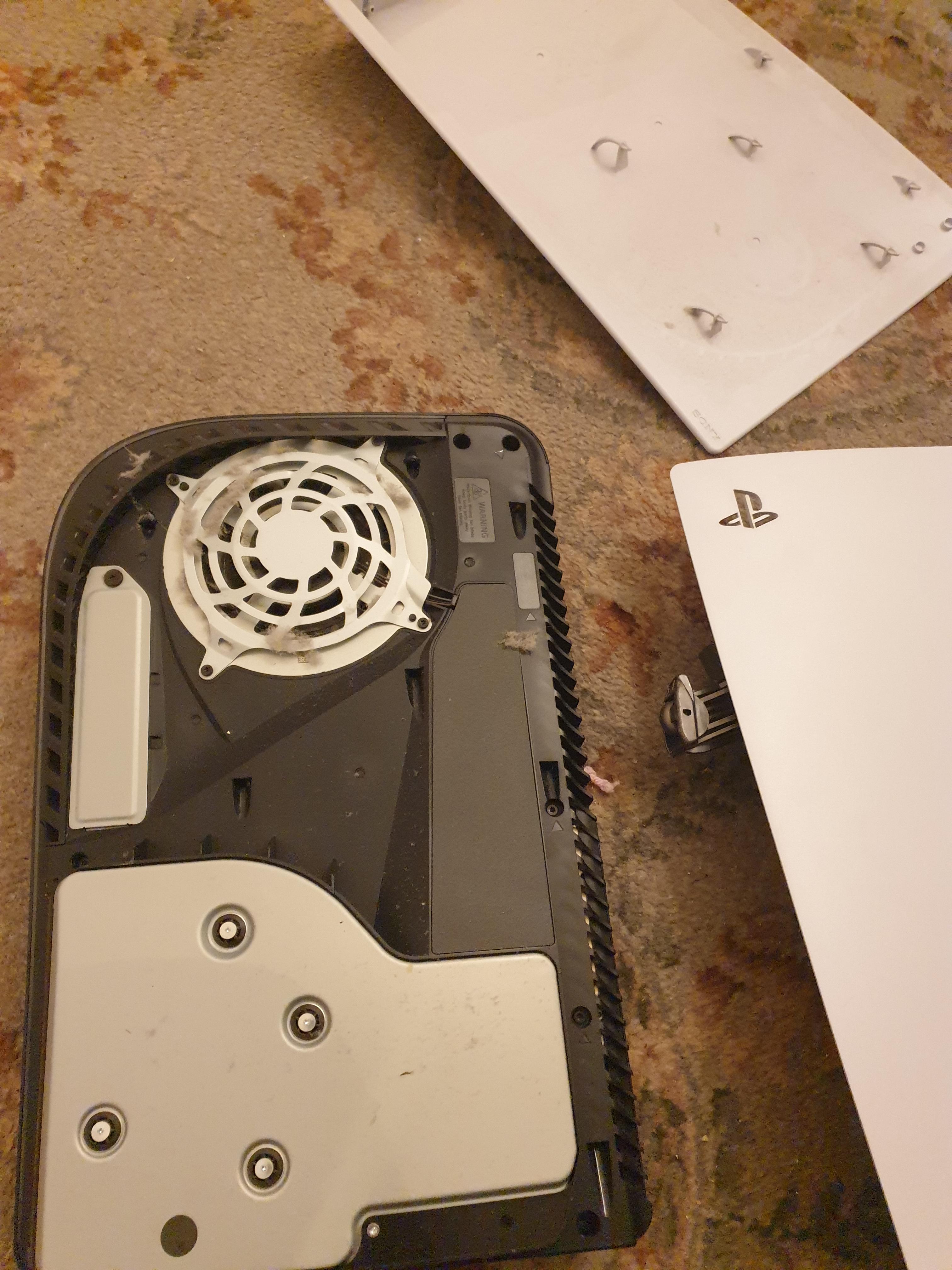finally gave it a hoover (vacuum) r/playstation