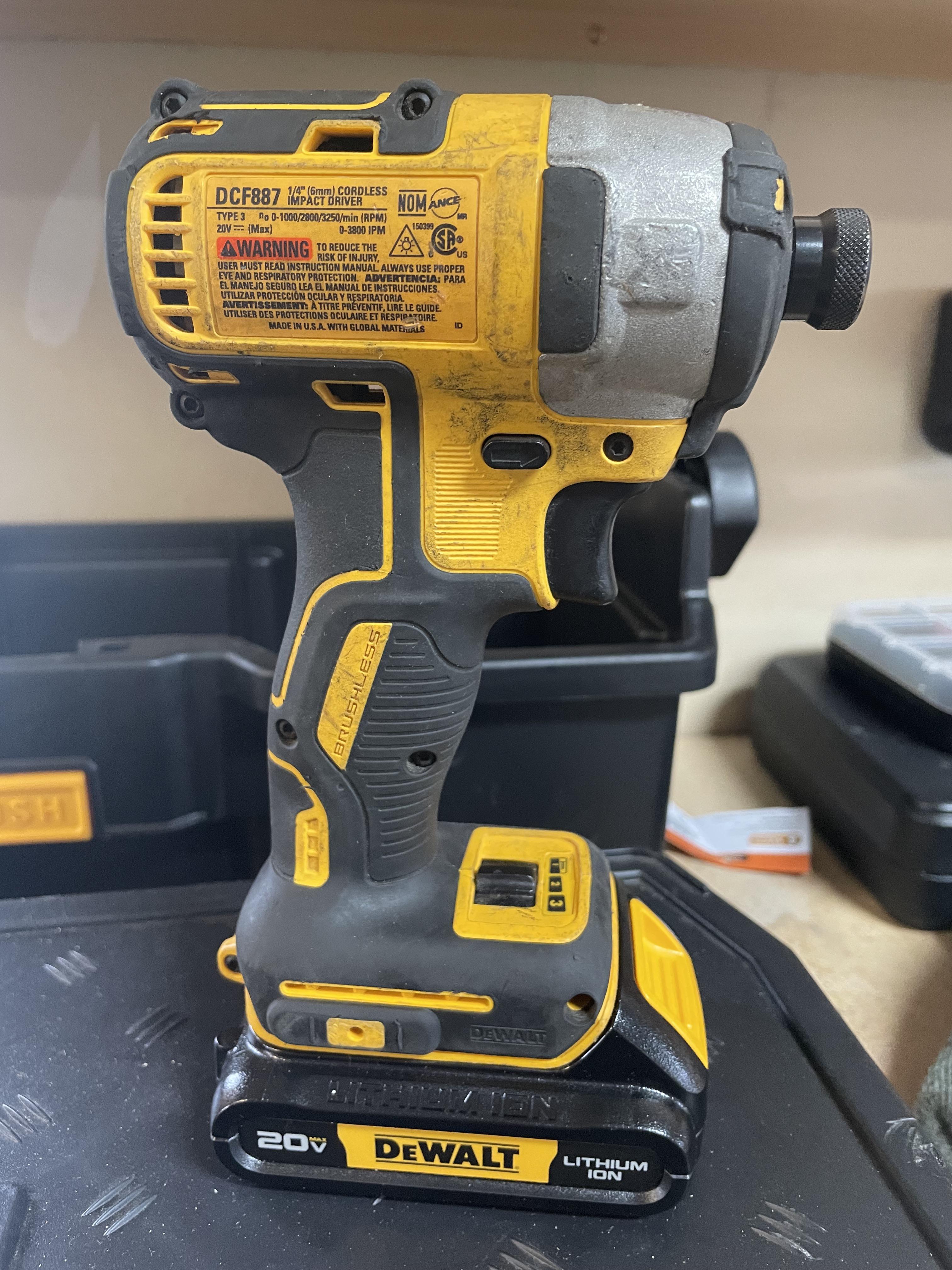 Can this take off lug nuts with the right adapters/sockets? : r/Tools