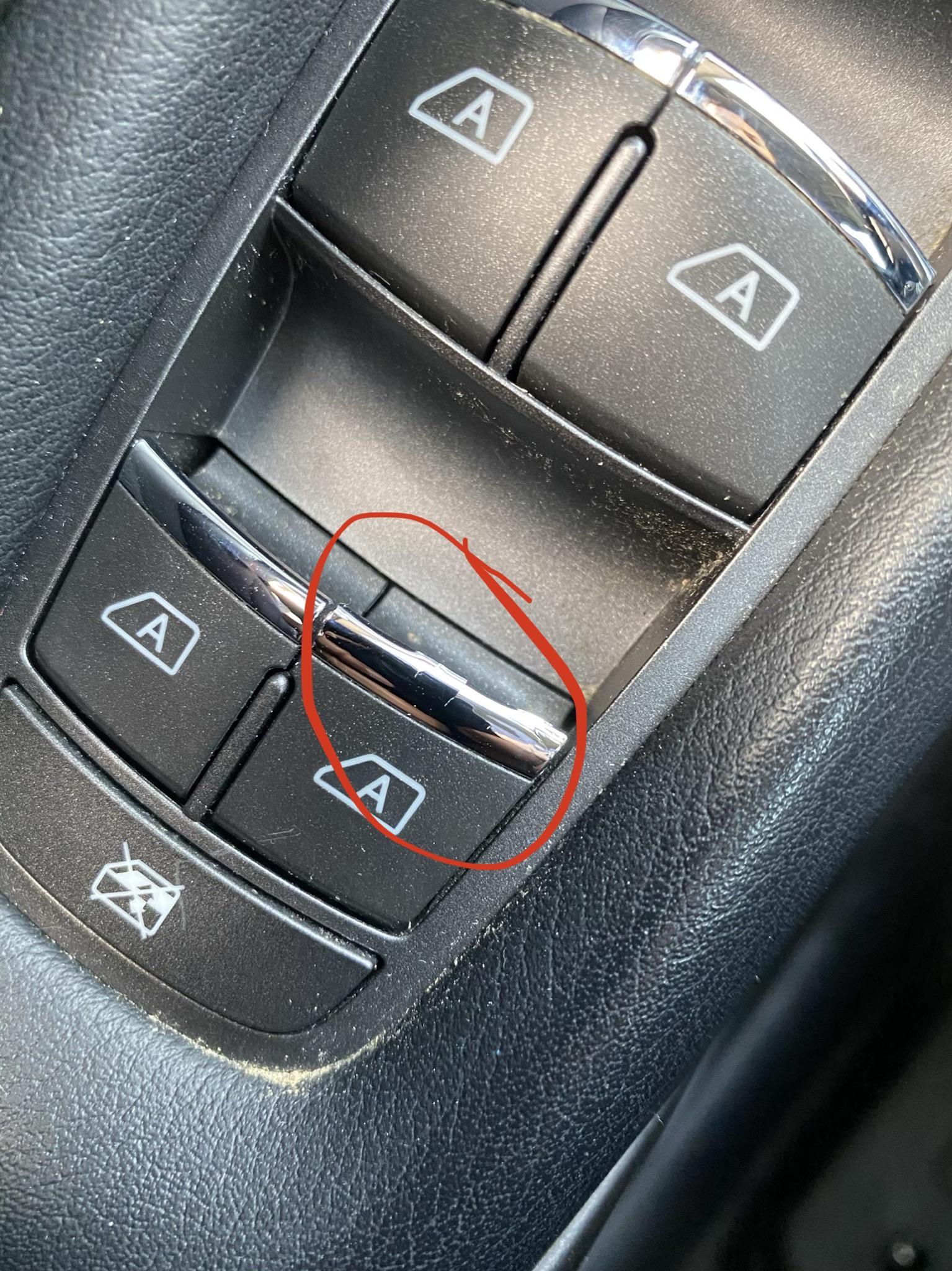 Anyone else have issues with the chrome trim cracking / peeling off on