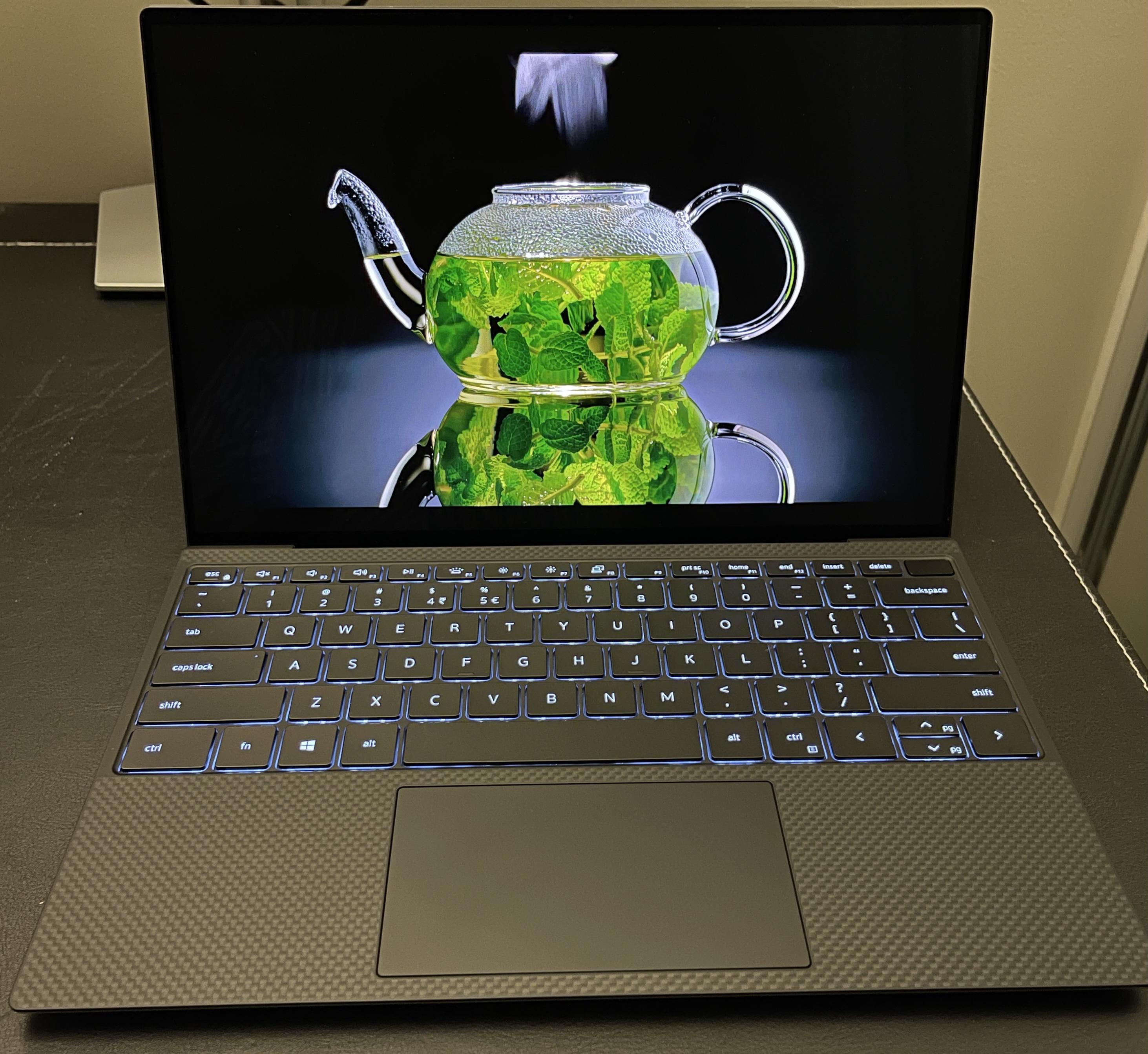 My XPS 13 OLED just arrived! Surprisingly impressive despite my