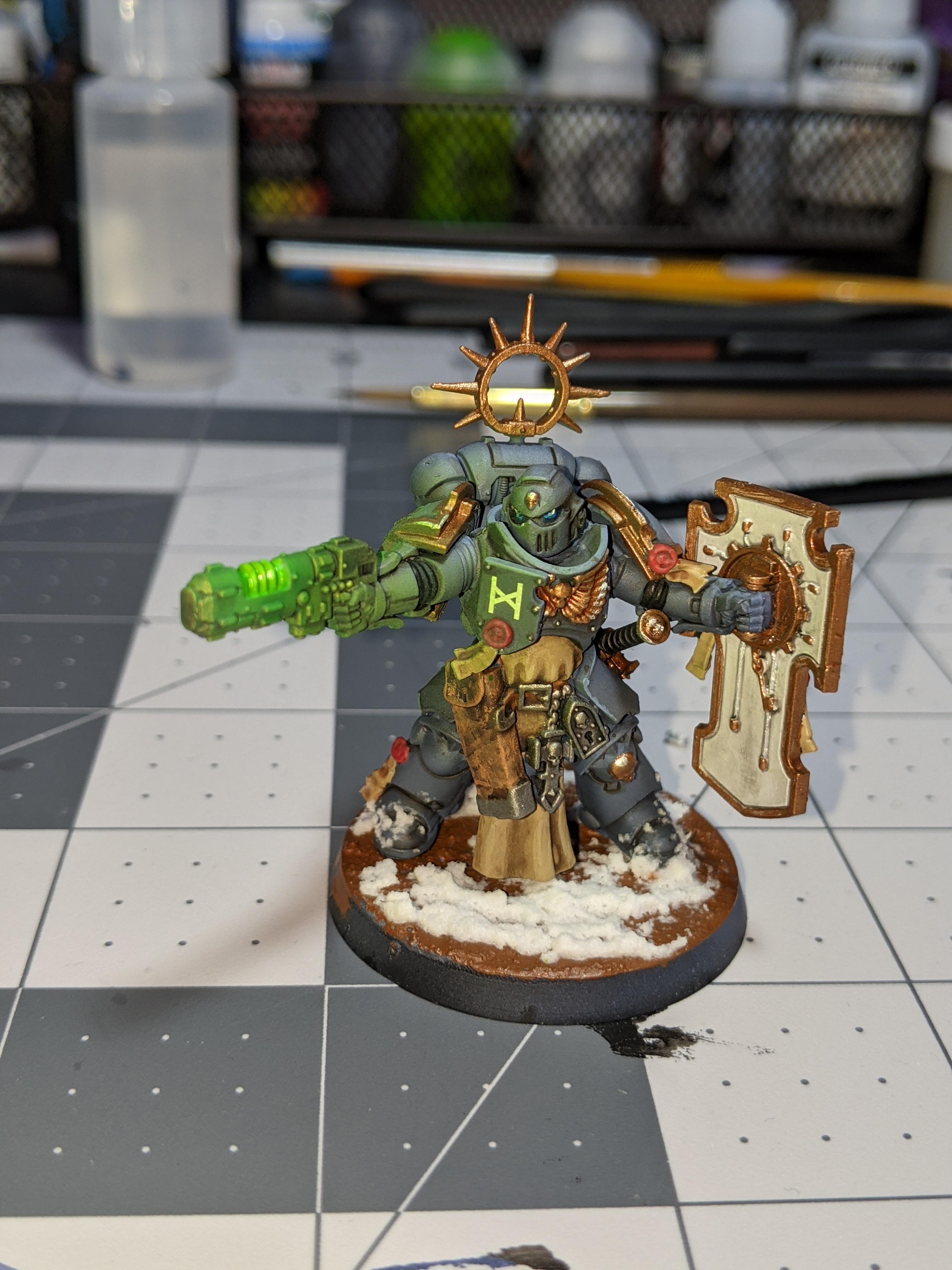 First time trying to paint a glow effect. Any advice and c&c would be