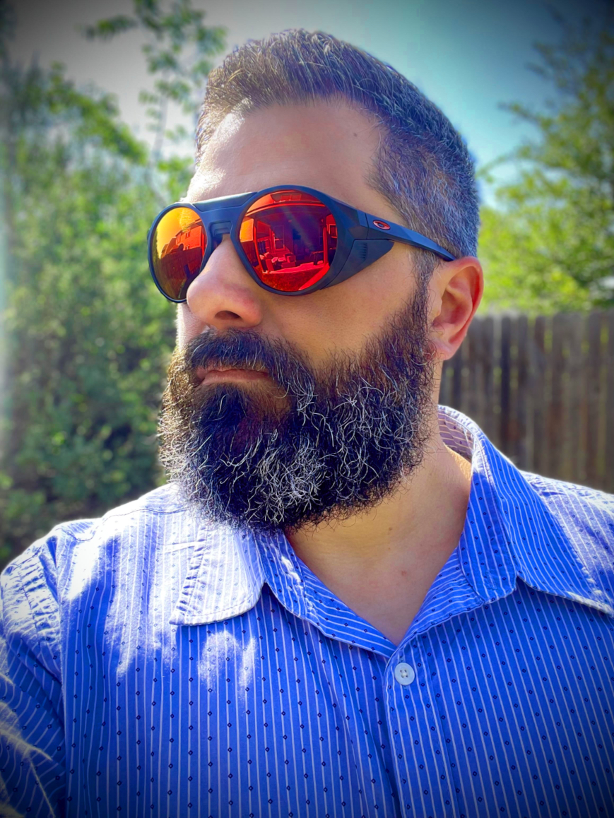 Top 65+ imagen who owns oakley Abzlocal.mx