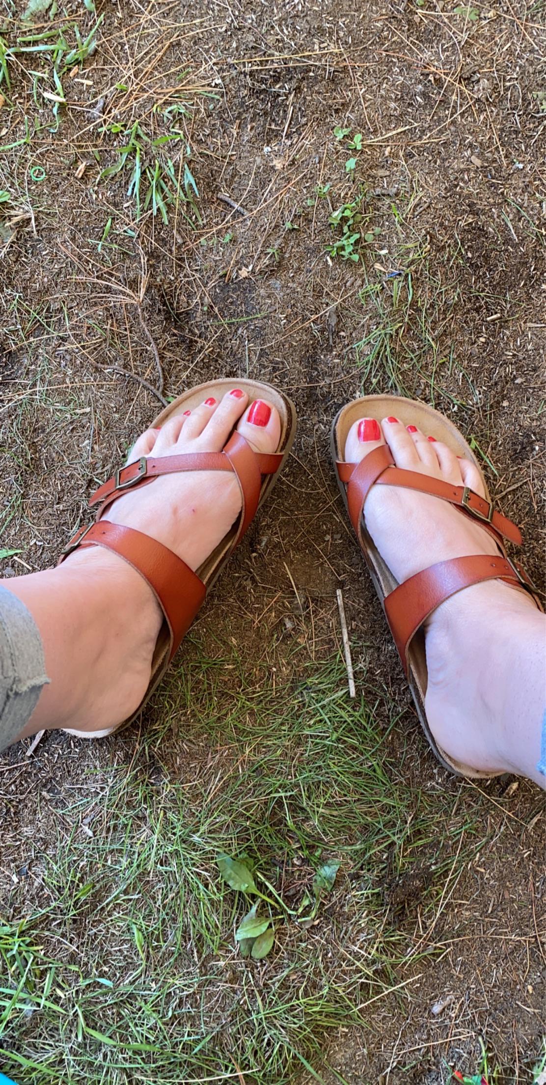 What color should i paint my toes? 🤔 r/VerifiedFeet