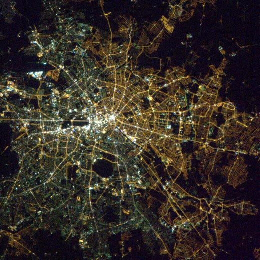 Karte Festival Of Lights Berlin Berlin at night is still seperated due the different use of street