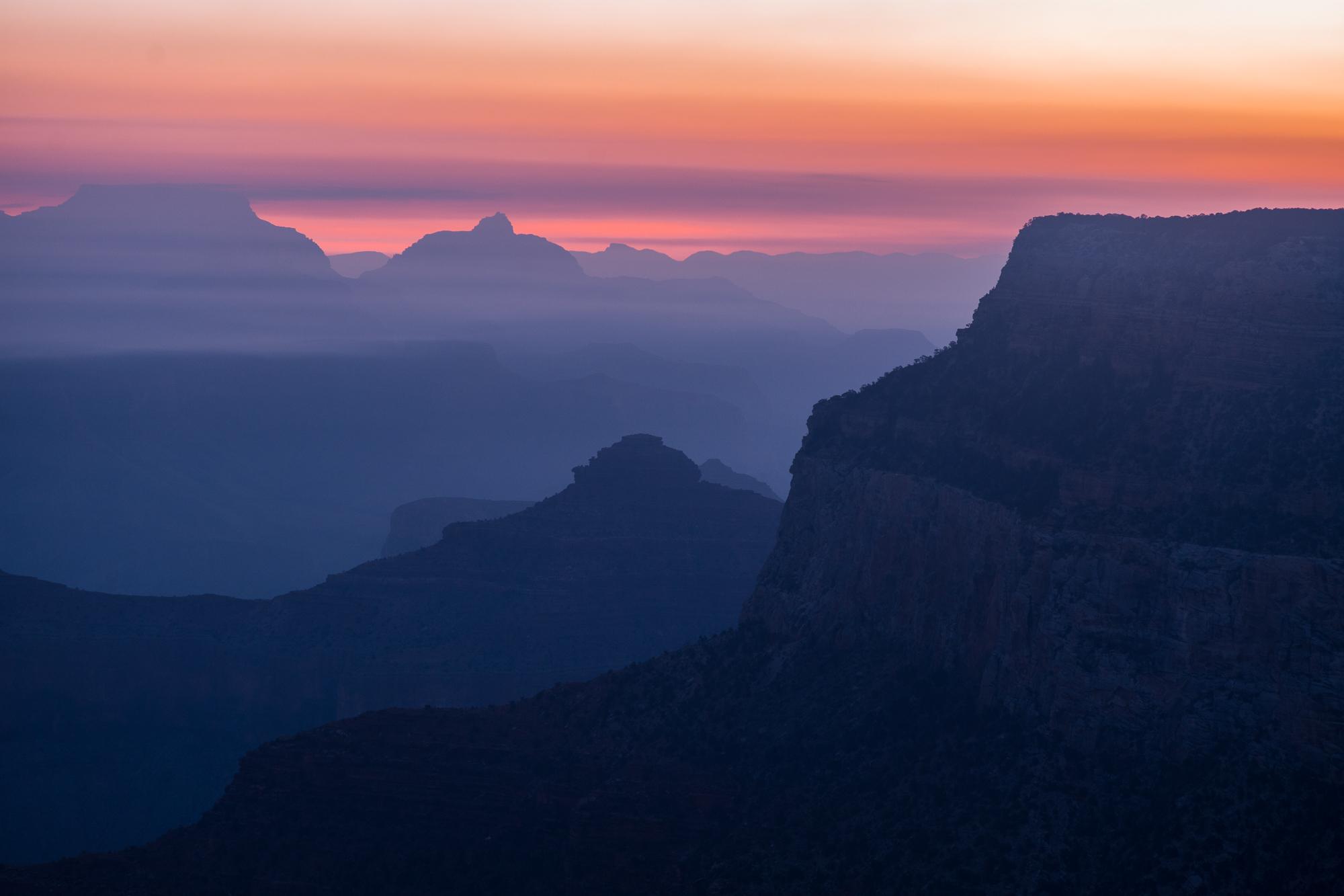 Morning fog in the Grand Canyon as seen from the south rim [2000x1336