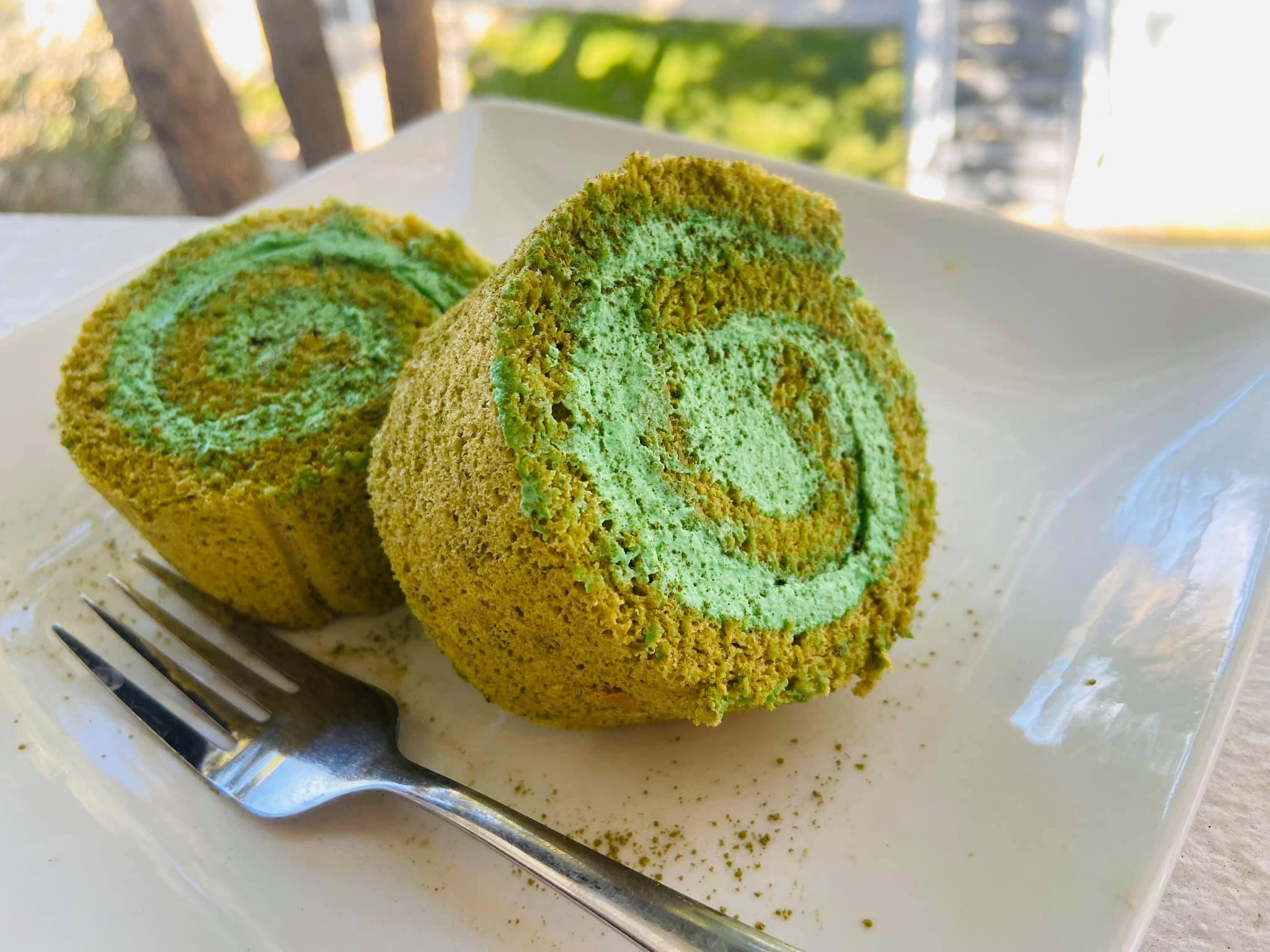 I lovveeee Matcha!! Here's my Matcha Swiss Roll🍰 r/Baking