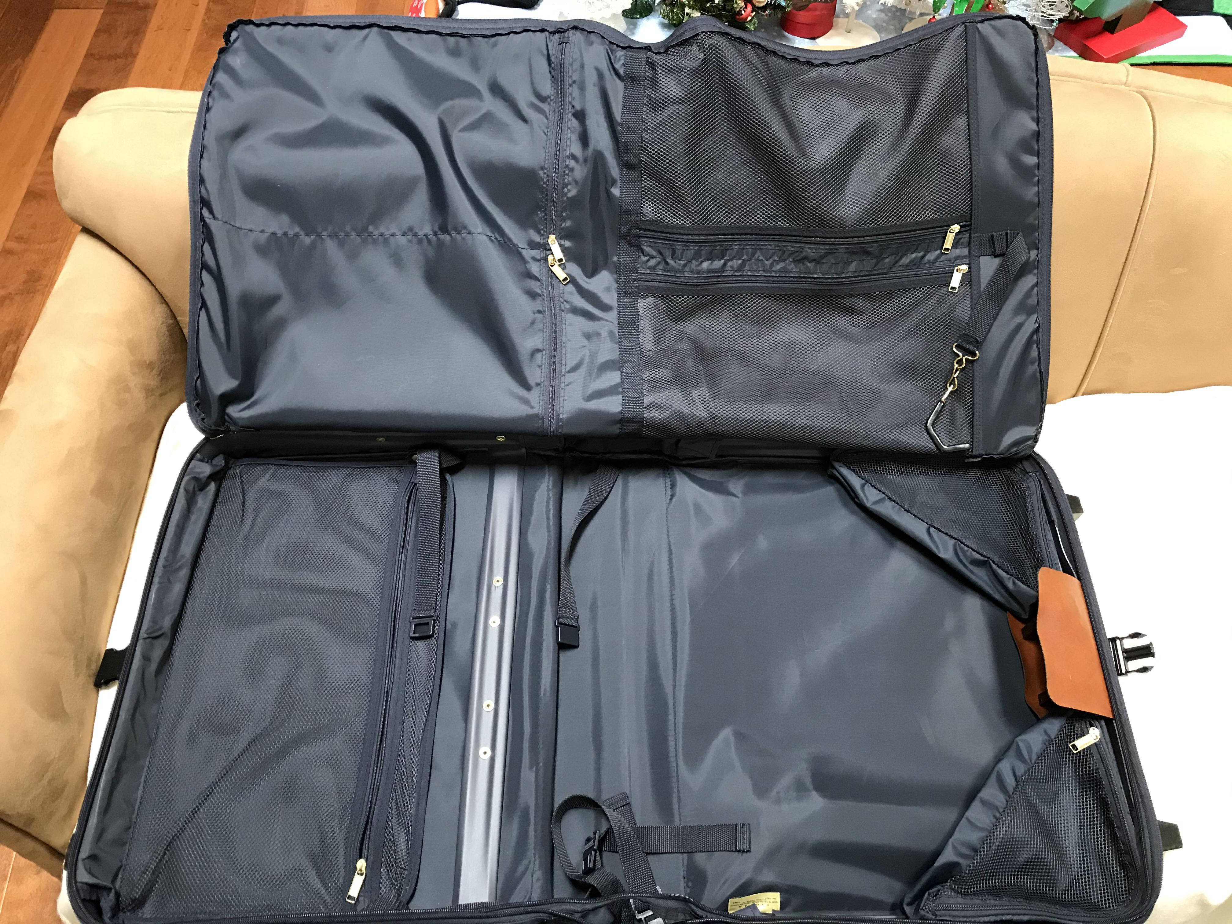 Jaguar Garment Bag in excellent condition for 4.50! All zippers, clips