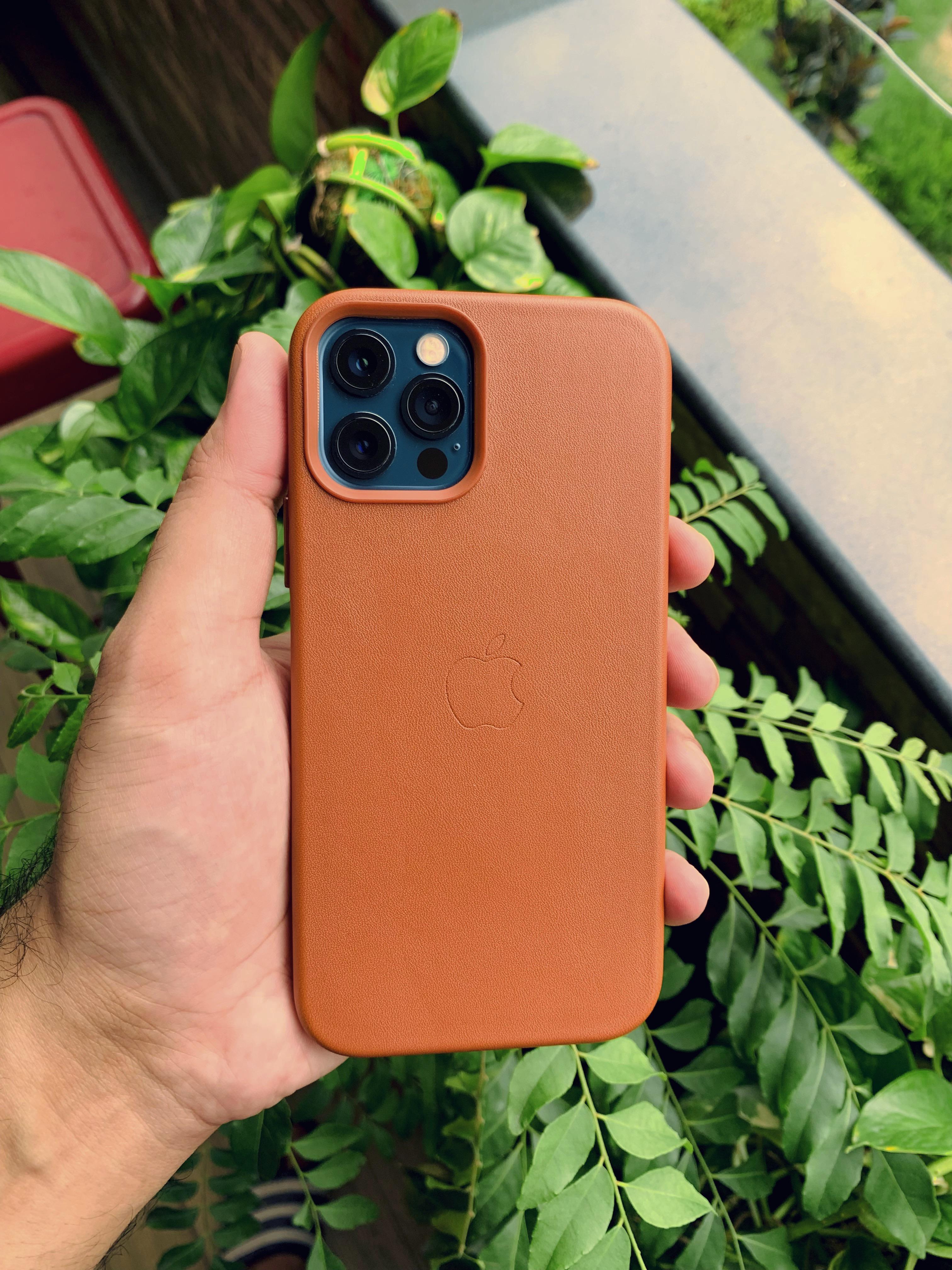 Vegan Leather Case iPhone 12 Pro r/iPhone12
