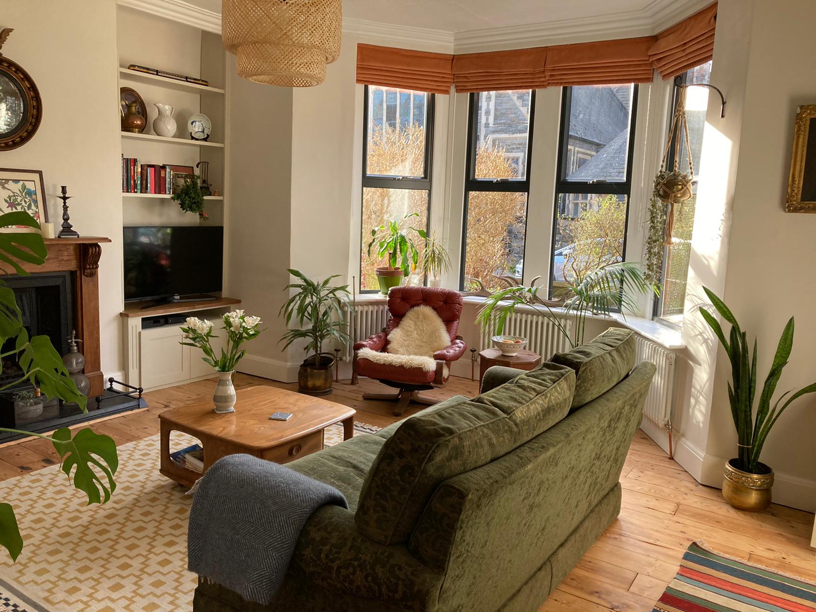 My living room in Bristol, UK CozyPlaces