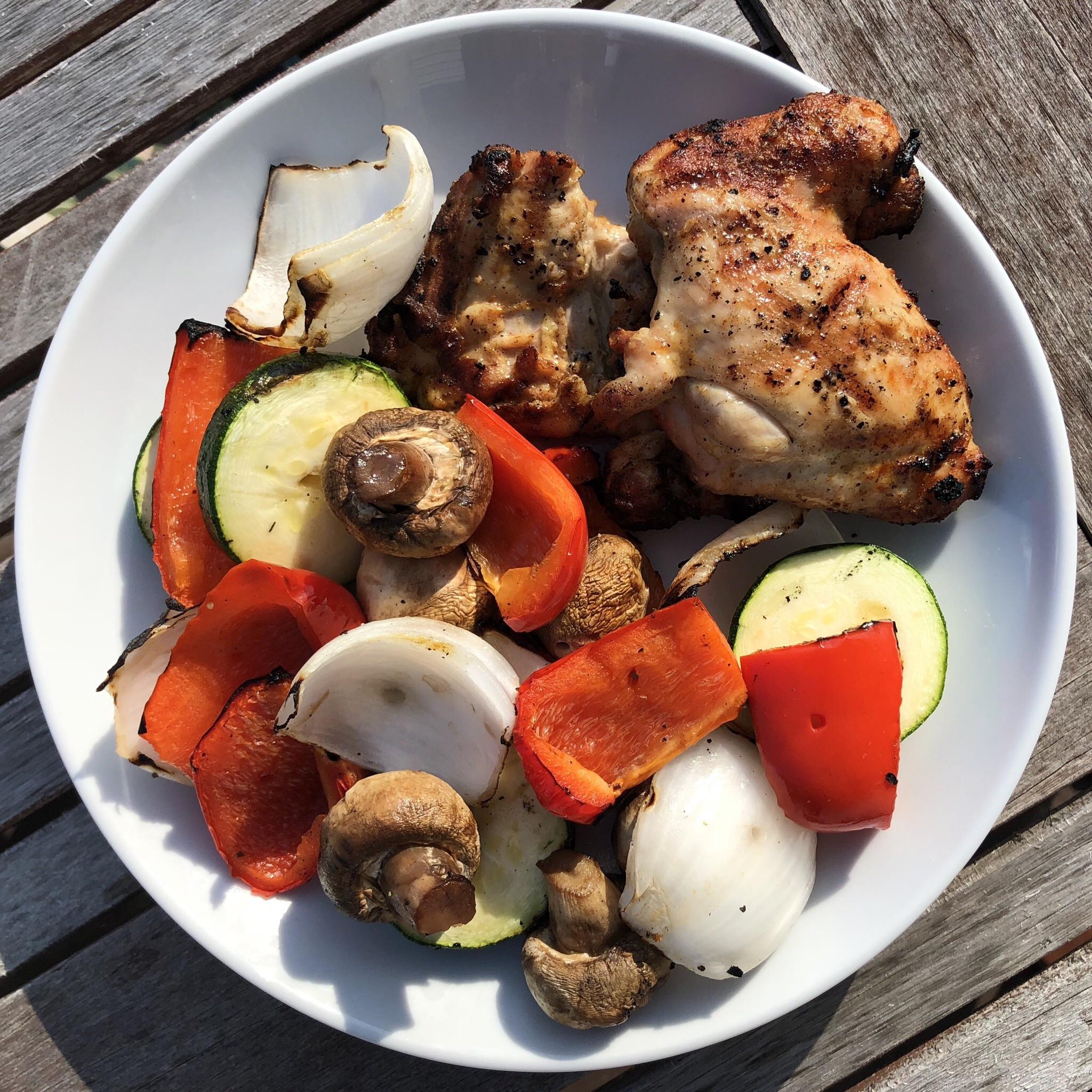 Grilled jerk chicken thighs and unkabobbed veggies 349 cals r