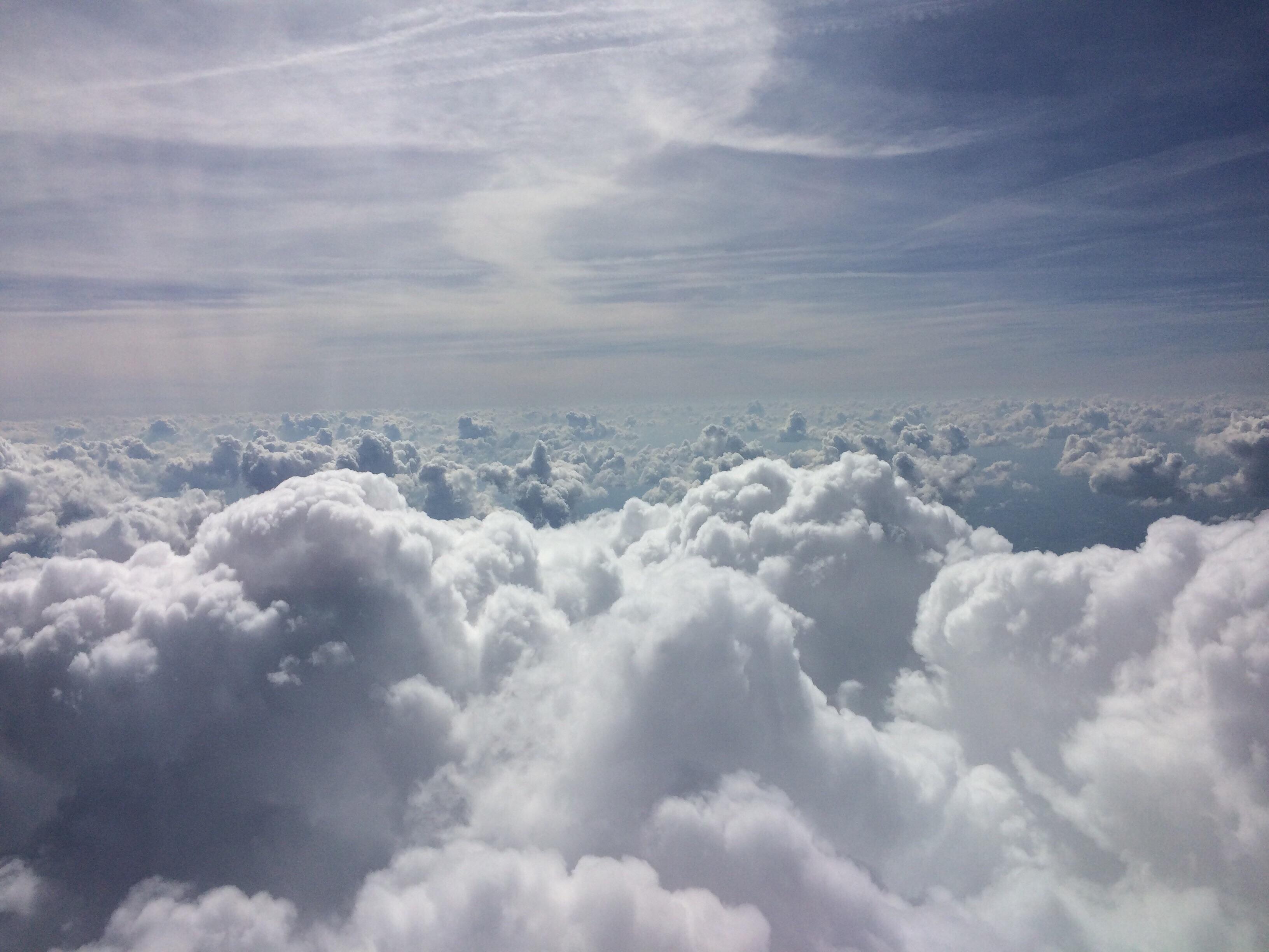 The clouds above Charlotte, NC. [OC] [640x1136] r/SkyPorn