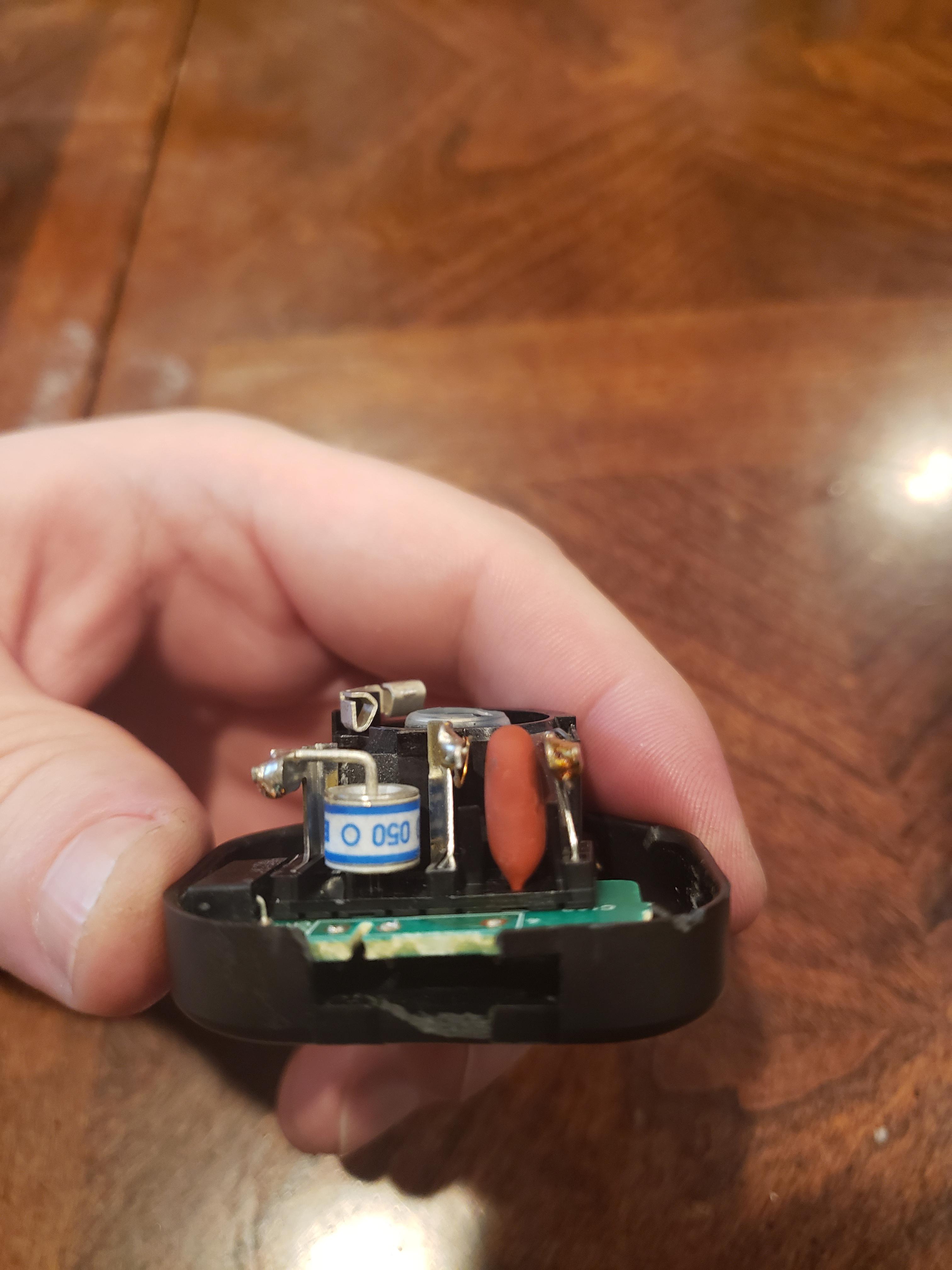 050 Capacitor? Trying to repair HID Ballast r/MechanicAdvice