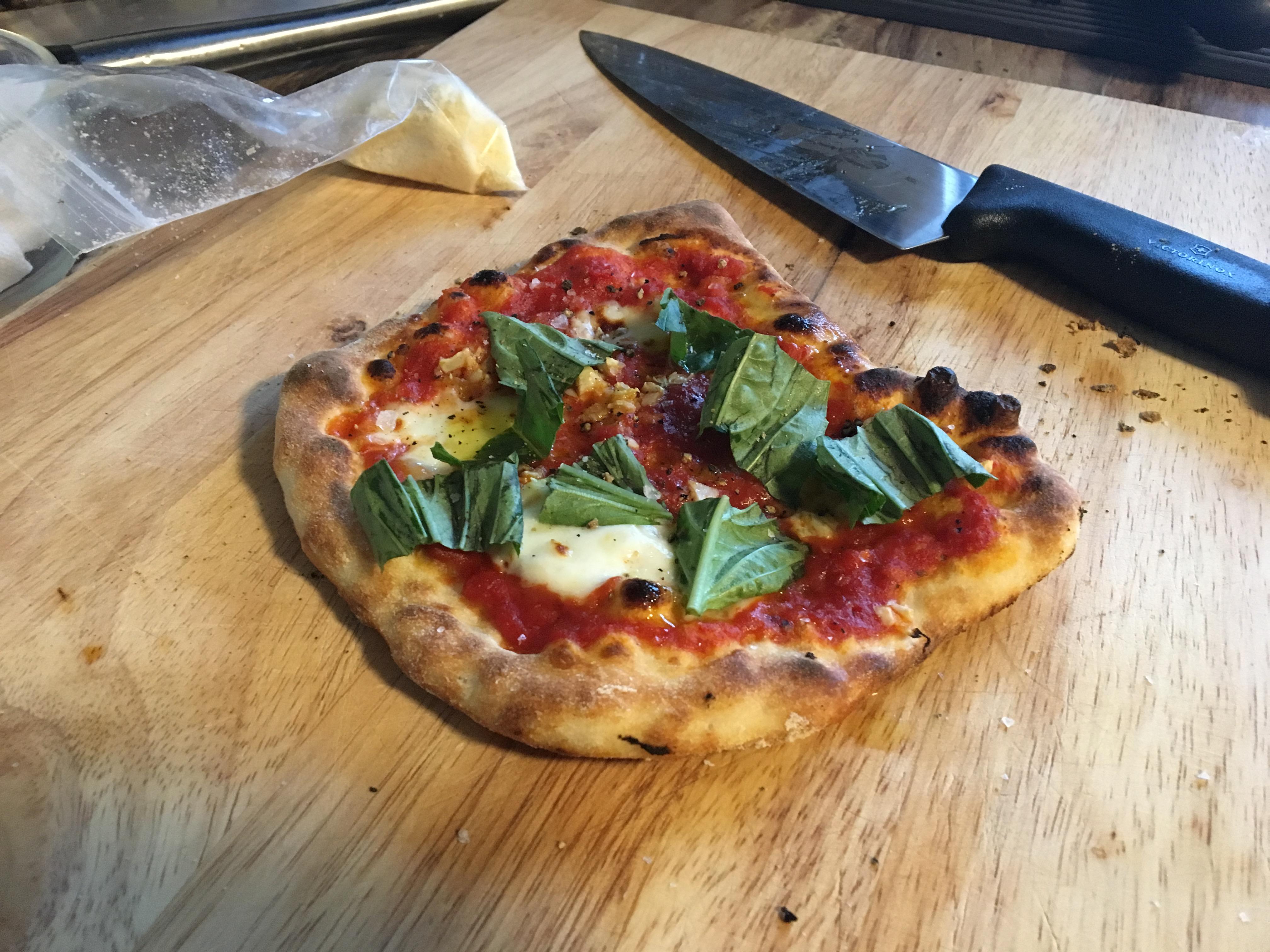 Finally made an acceptable pizza! Used the skilletbroiler method on a