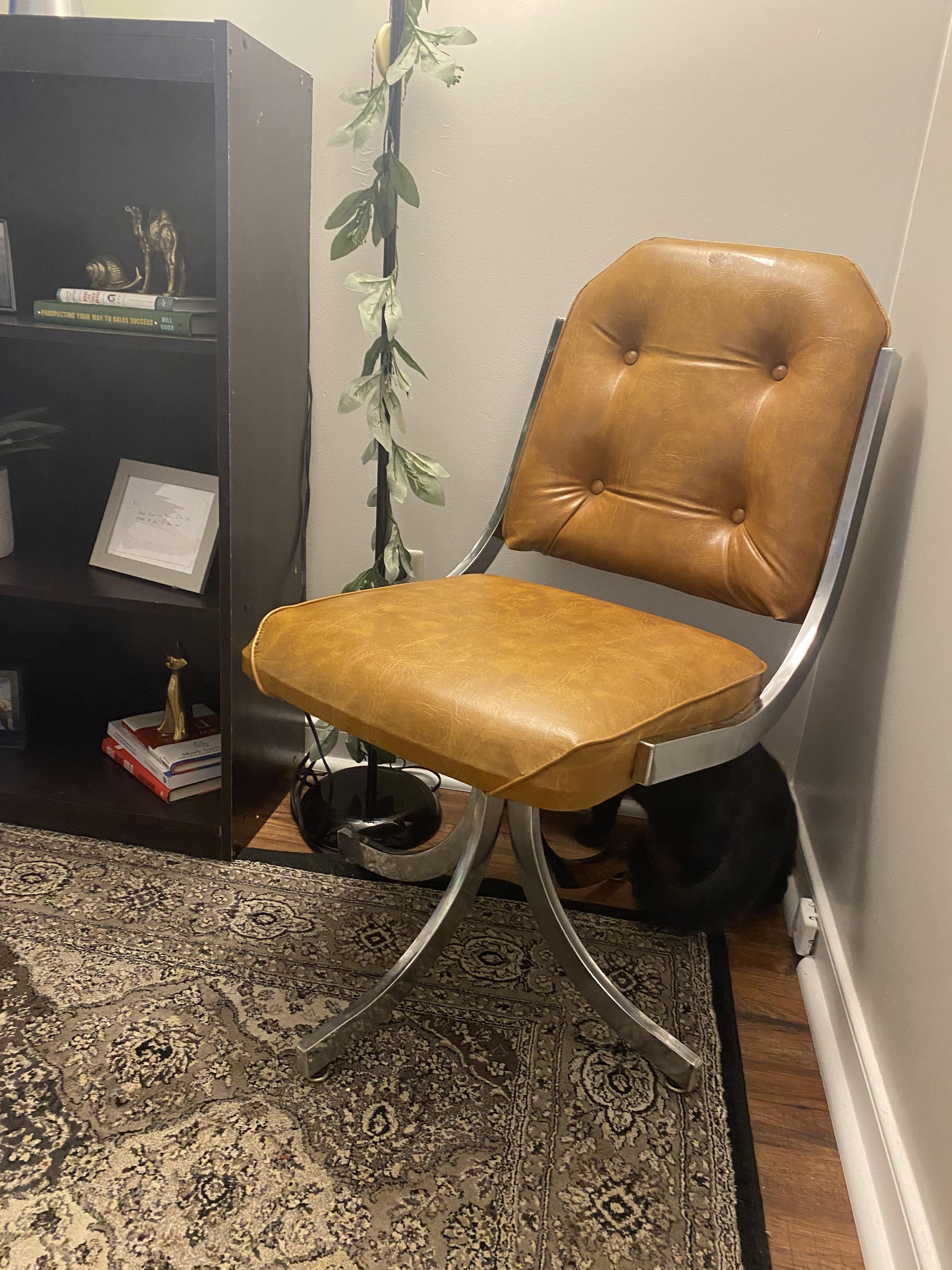 Not sure what the purpose of this chair is (office chair, lounging