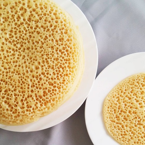 Pancakes With Thousands holes[OC][560x560] r/FoodPorn