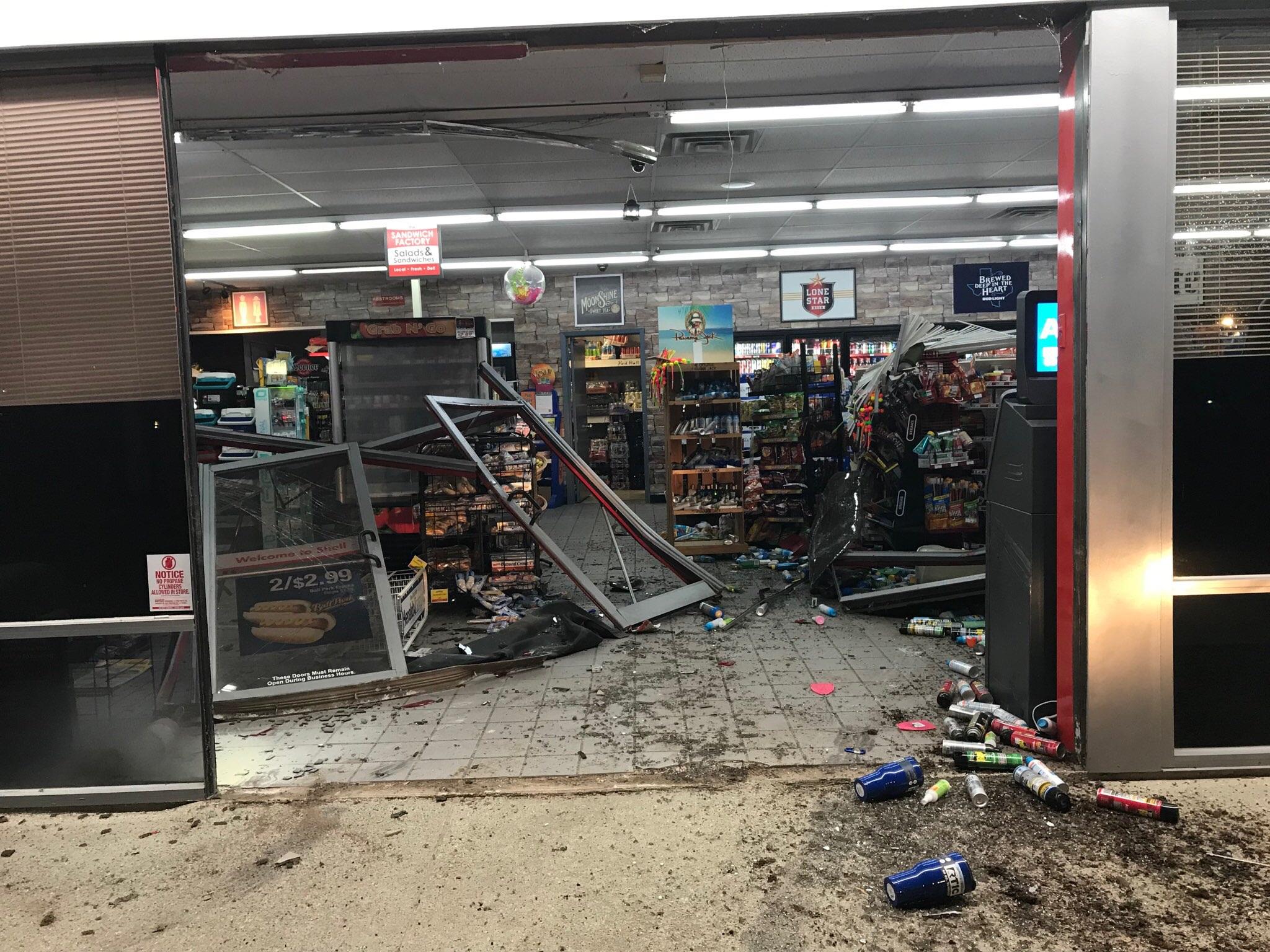 Pit stop at loop and River road, attempted ATM robbery? r/Newbraunfels