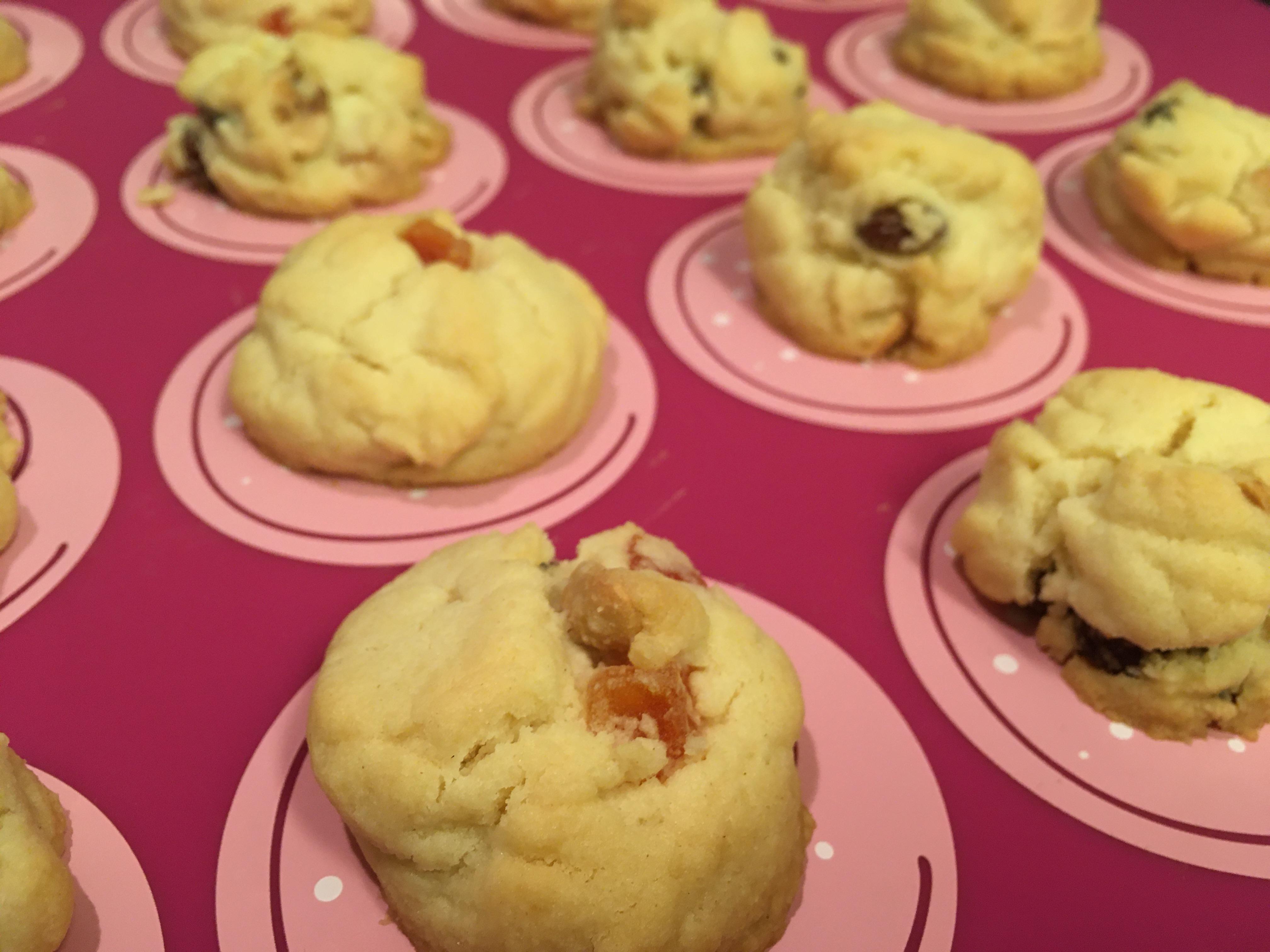 Butter cookies with dried fruits and nuts. First time with this thing