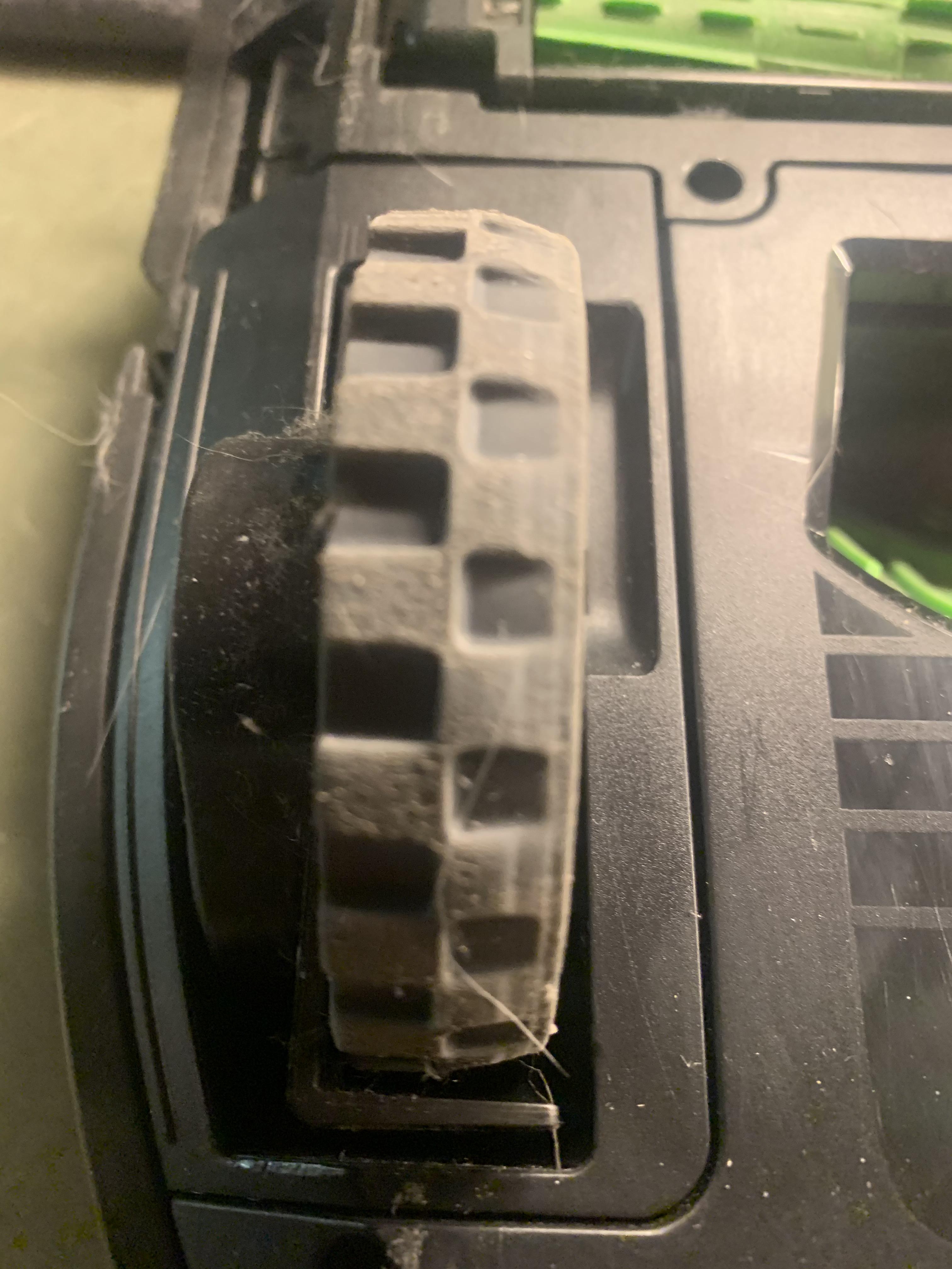S9 wheel wear. 48 hours run time. Is this normal? Other wheel has no