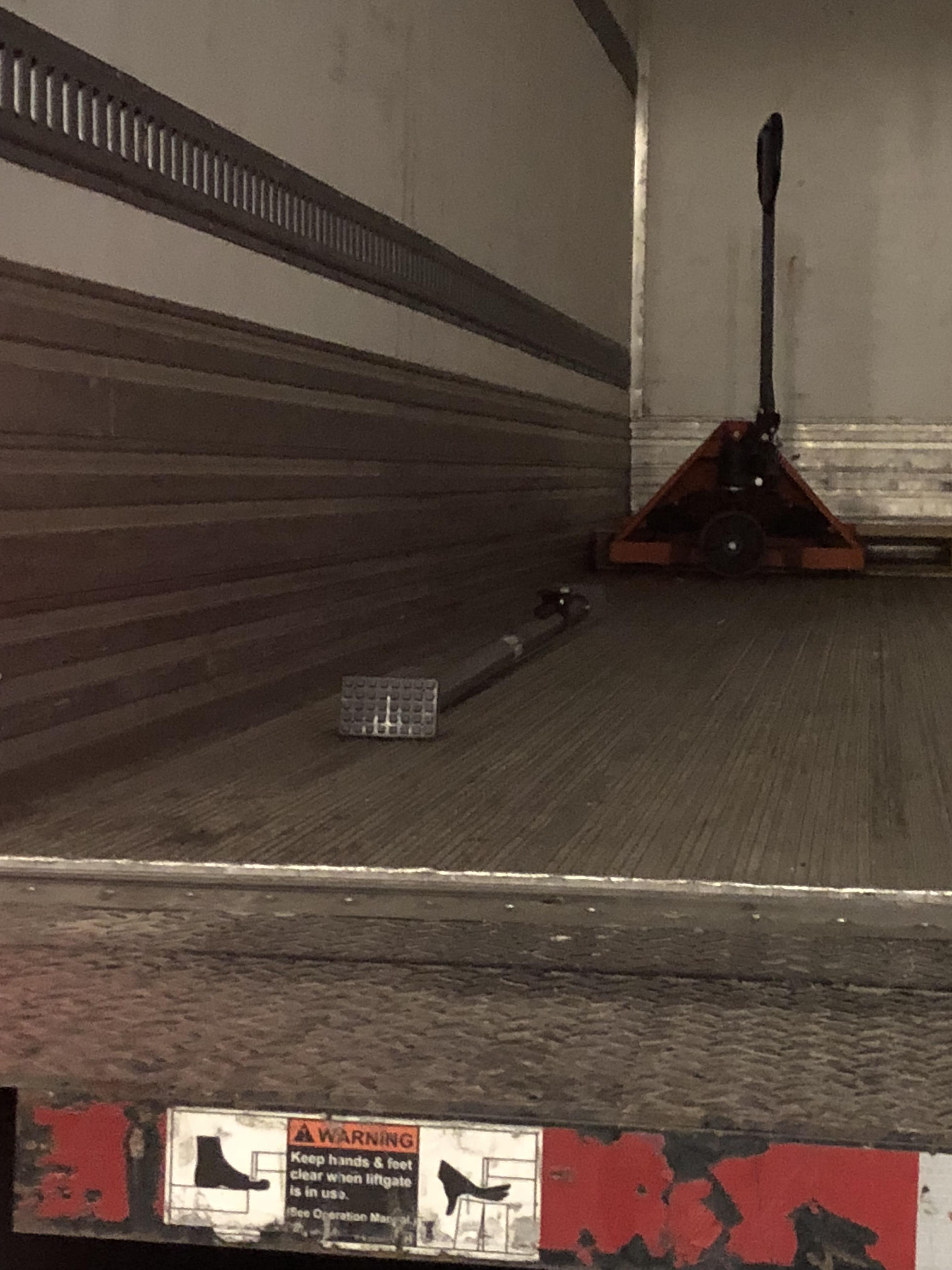 This long tool with a waffle iron looking thing on the end? I've seen