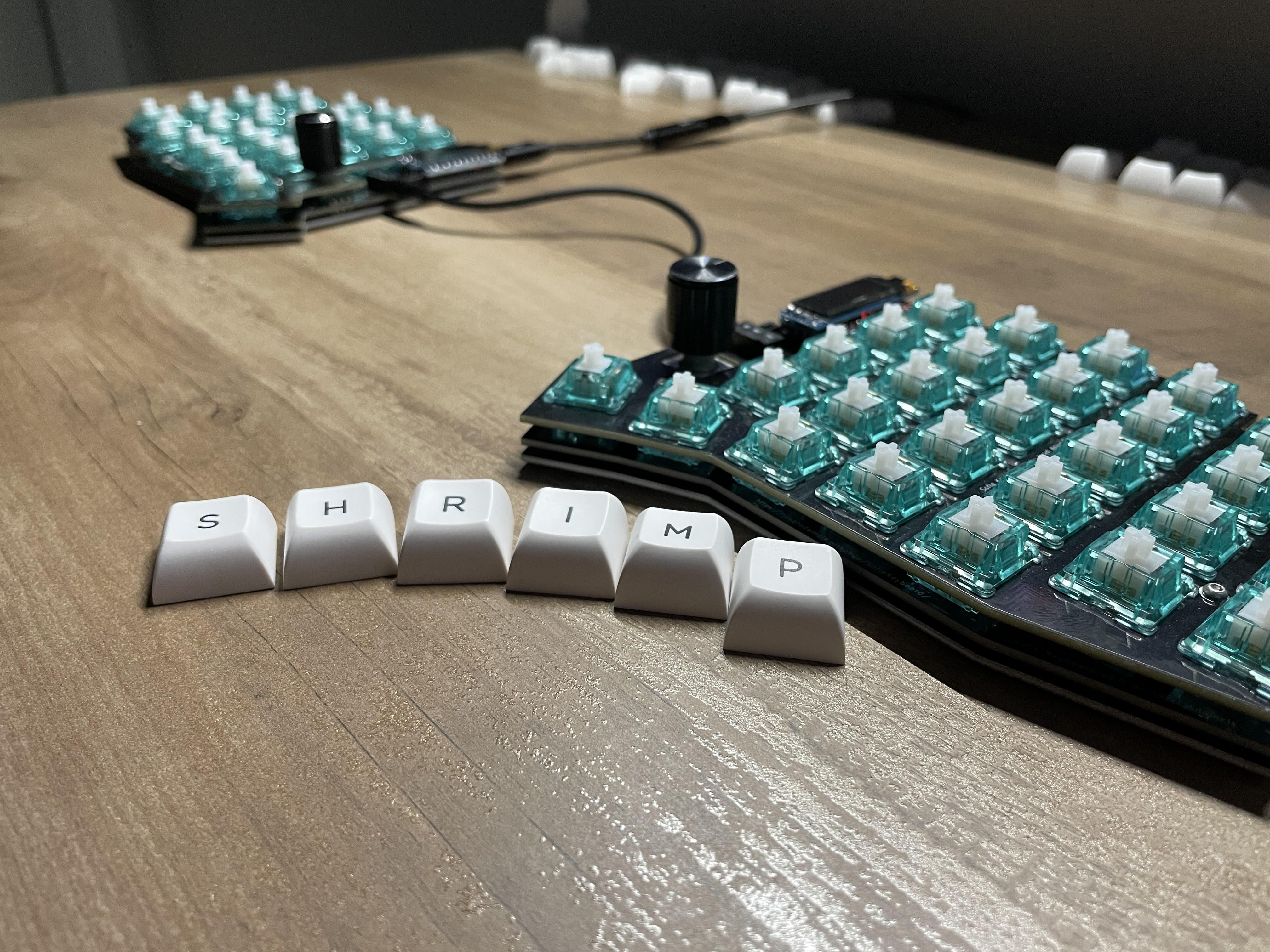 I hesitate even putting on the keycaps Sofle v2 with Durock Shrimps with KAT Alpha