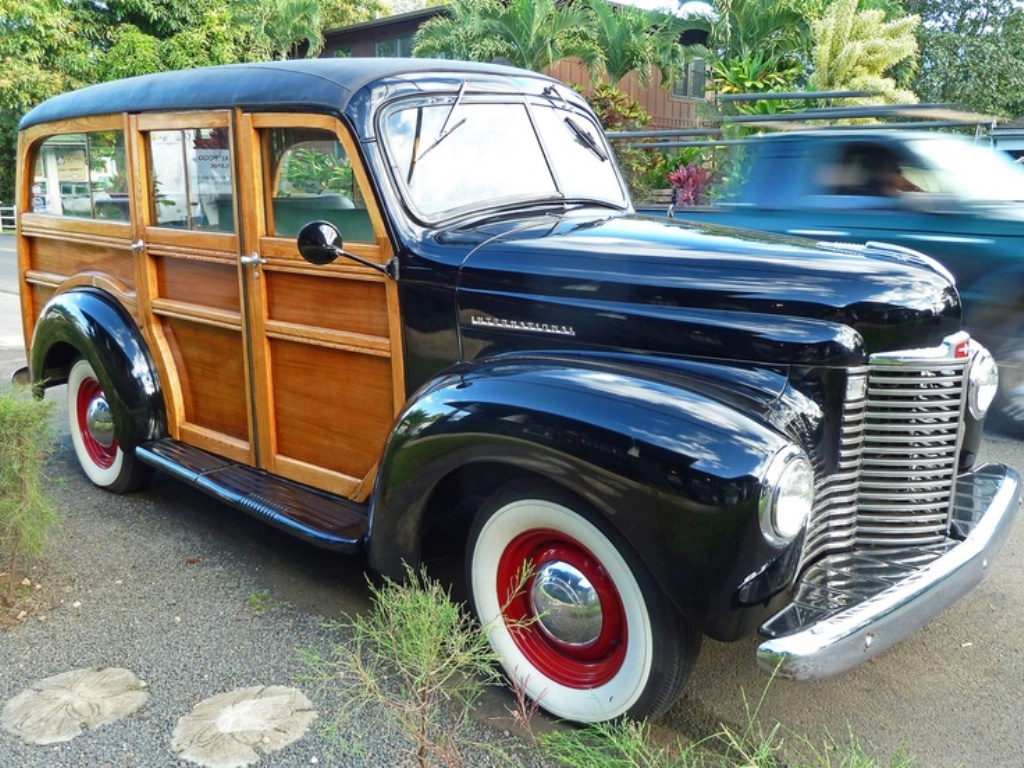 1948 International Harvester 'KB' Woody Wagon r/Autos