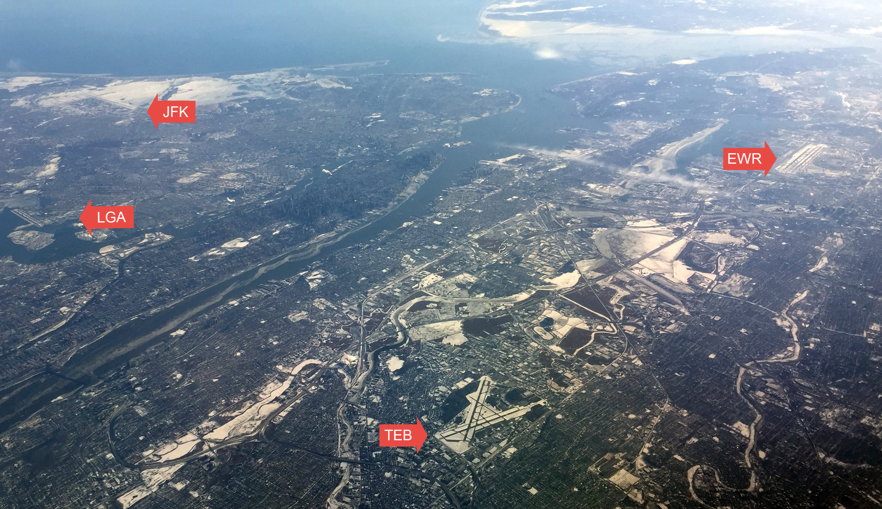 Four airports around NYC from 30,000 feet r/Flightography