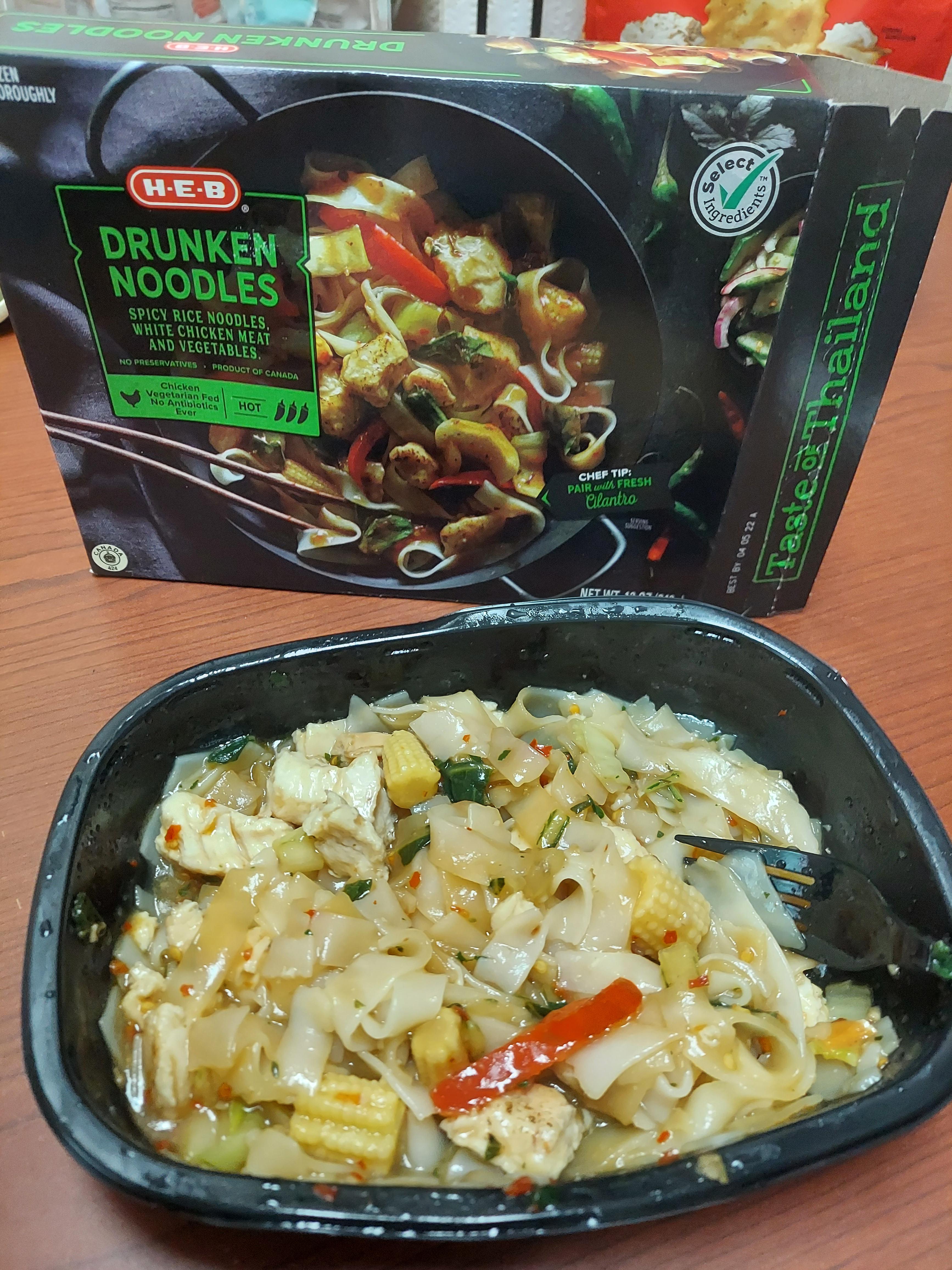 8/10 HEB Taste of Thailand Drunken Noodles r/frozendinners