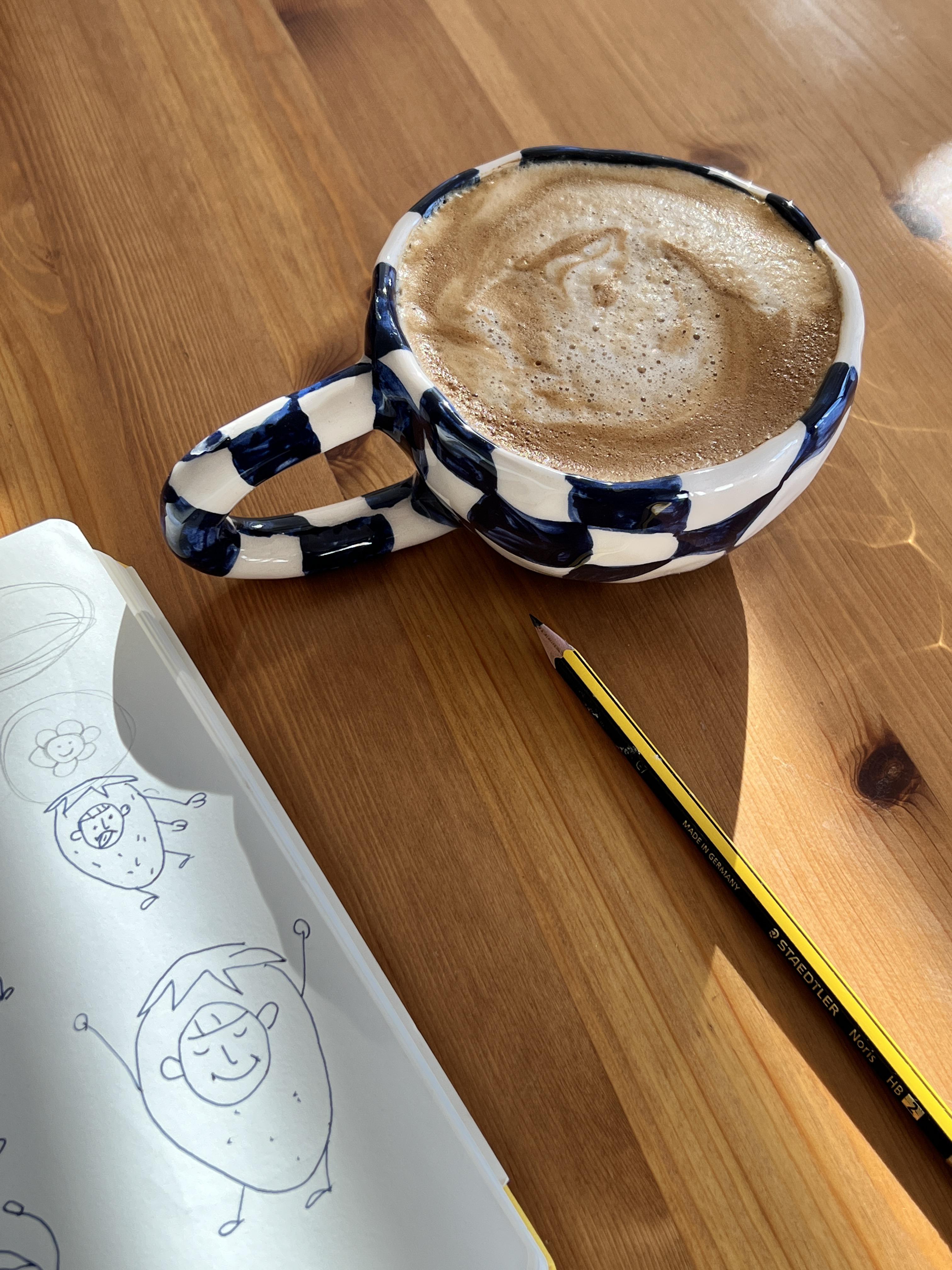 Hot Coffee & Drawing season 🍂 r/cozy