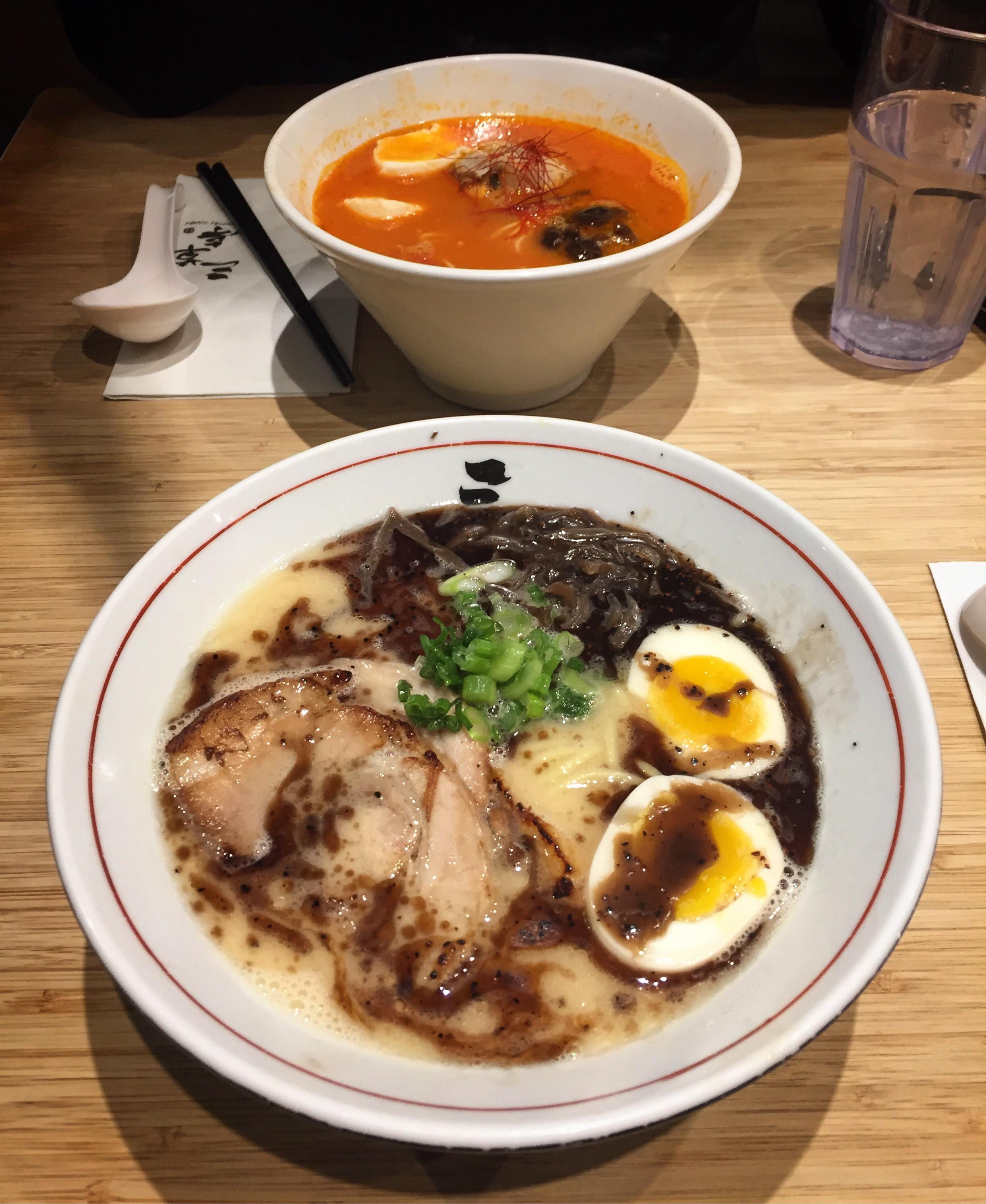 [I ate] Tonkotsu ramen with black garlic oil. r/food