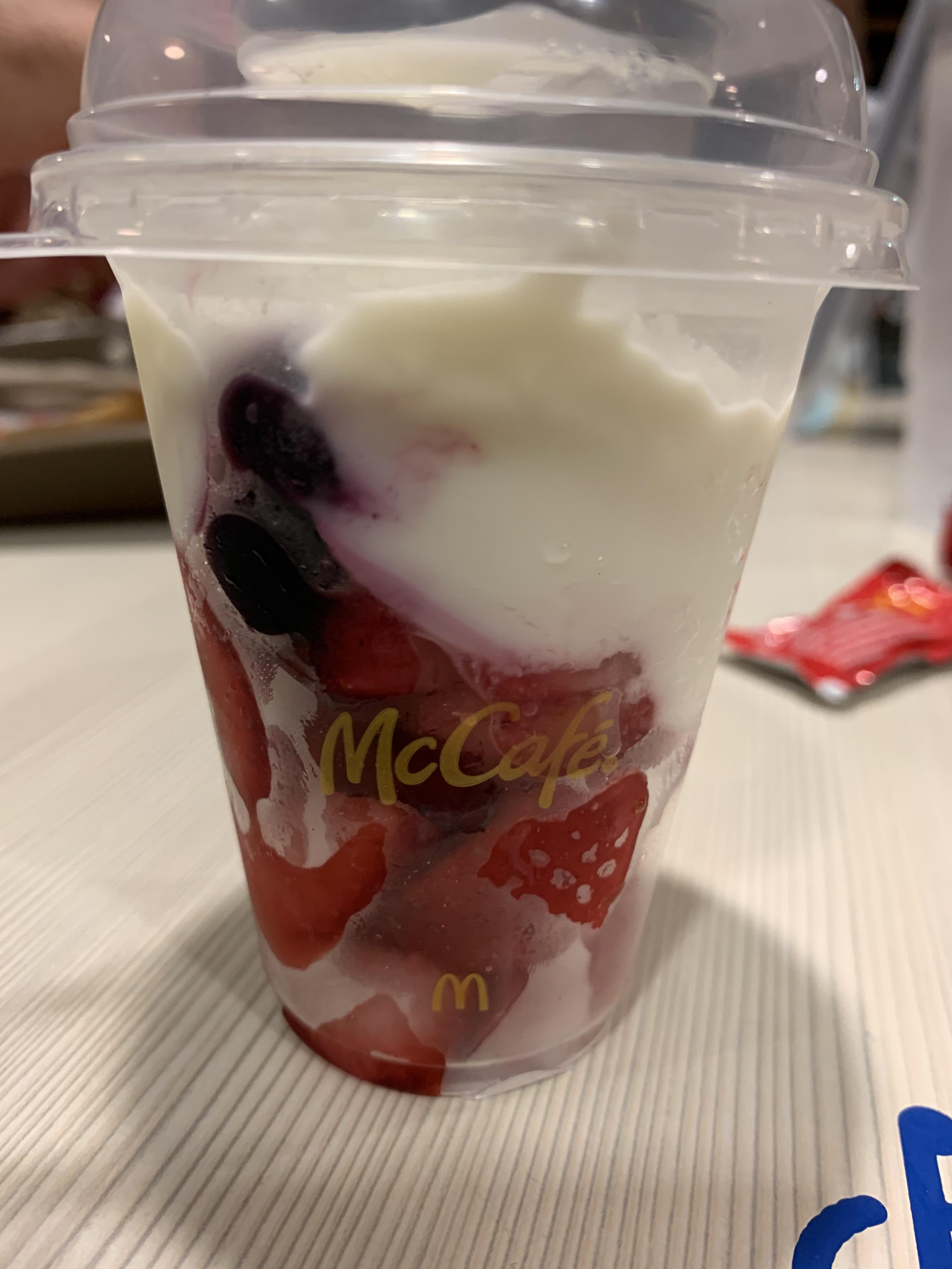 A yogurt parfait I ordered from McDonald’s r/shittyfoodporn