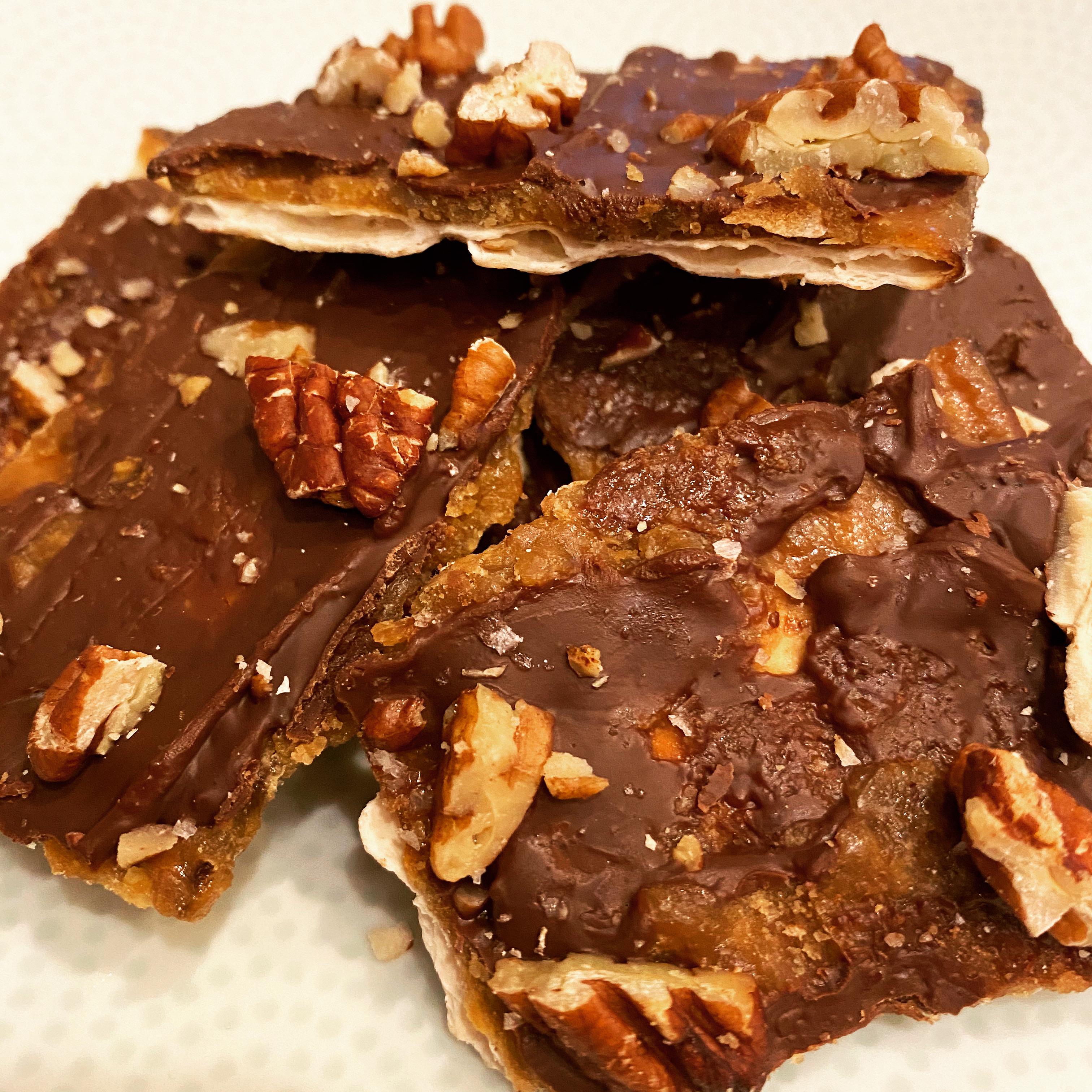 [Homemade] Chocolate Toffee Matzo Crack r/food