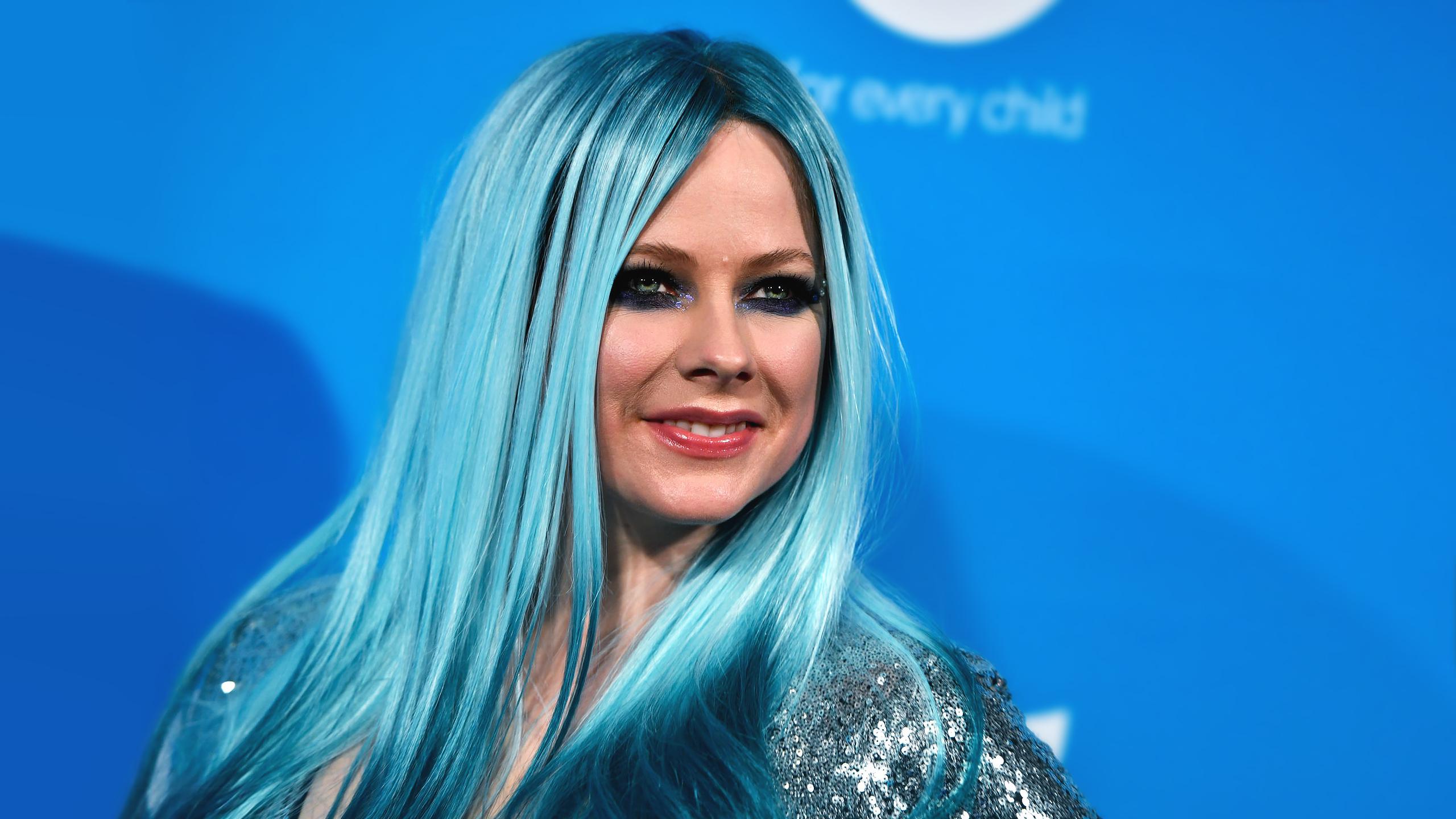 Just a simple touch up and resize for desktop wallpaper of Queen I've