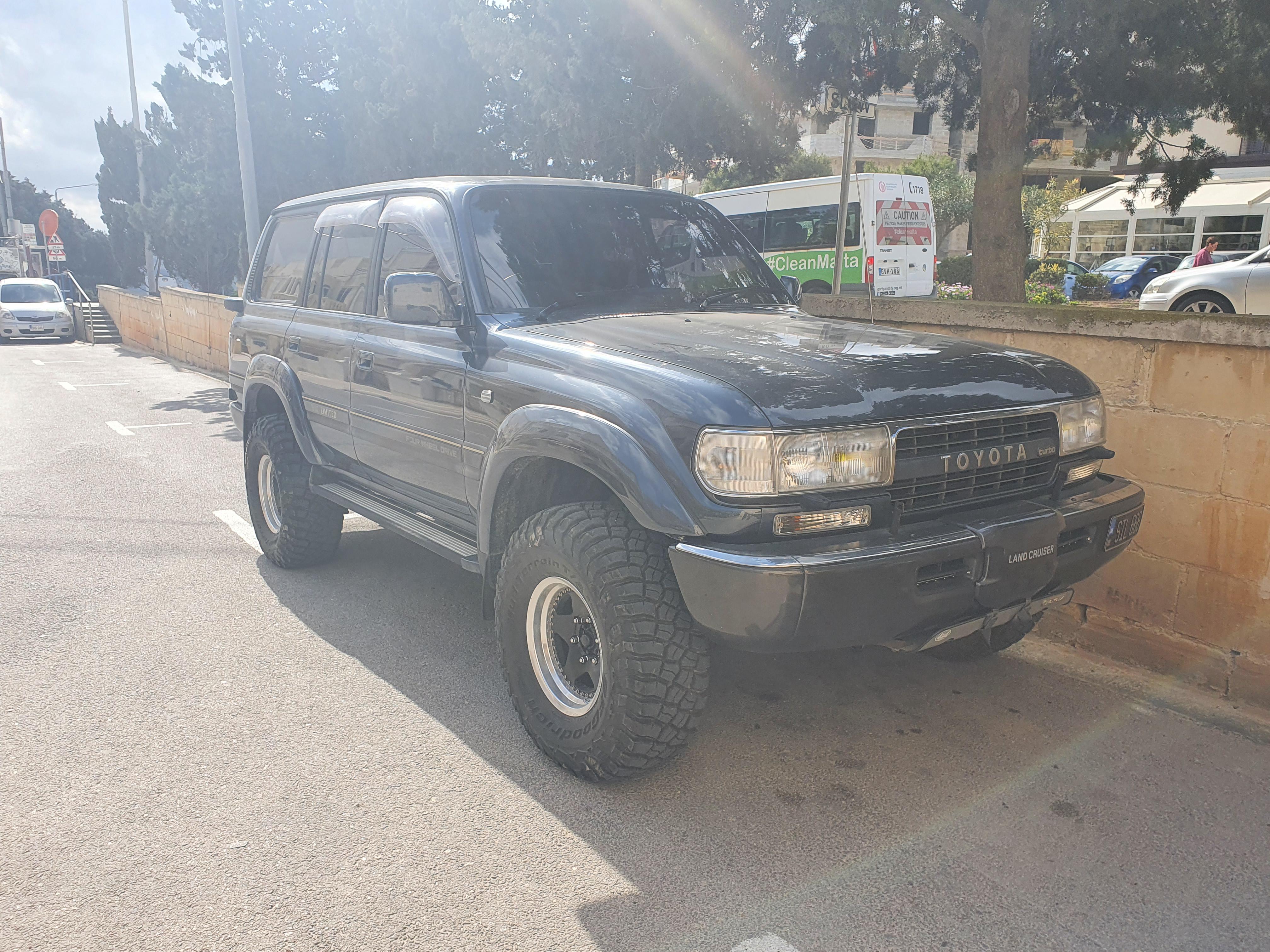 The tank of Land Cruisers VX Limited 80 Series r/Toyota